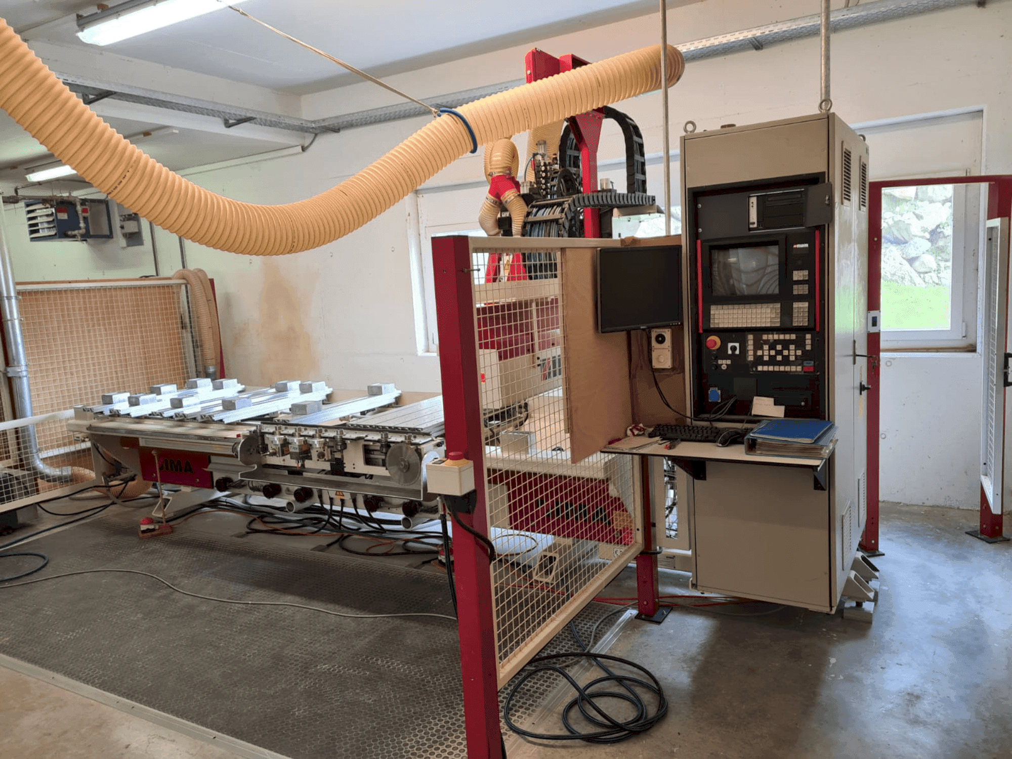 MACHINE_IMG_ALT_FRONT_VIEW