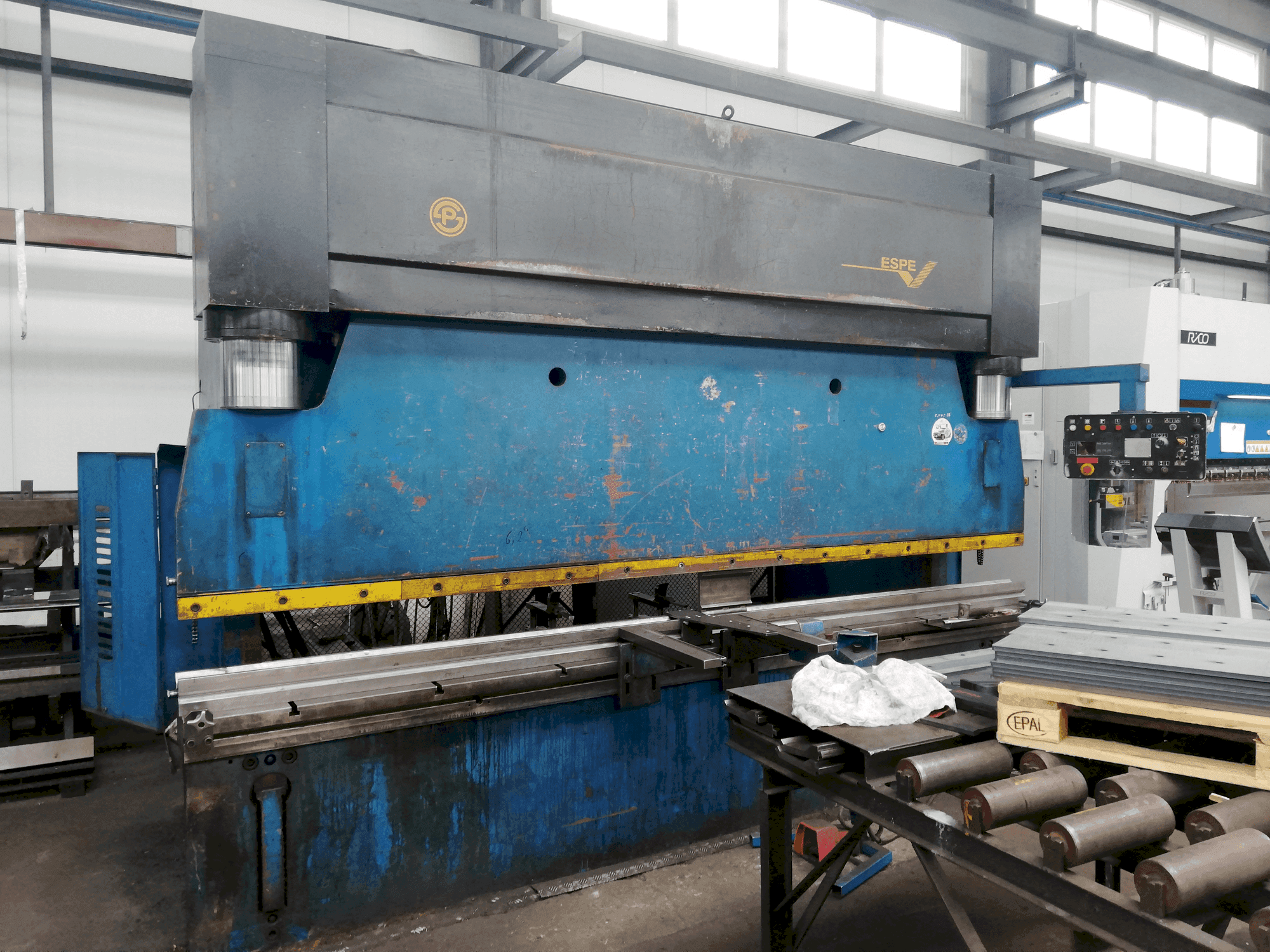 MACHINE_IMG_ALT_FRONT_VIEW