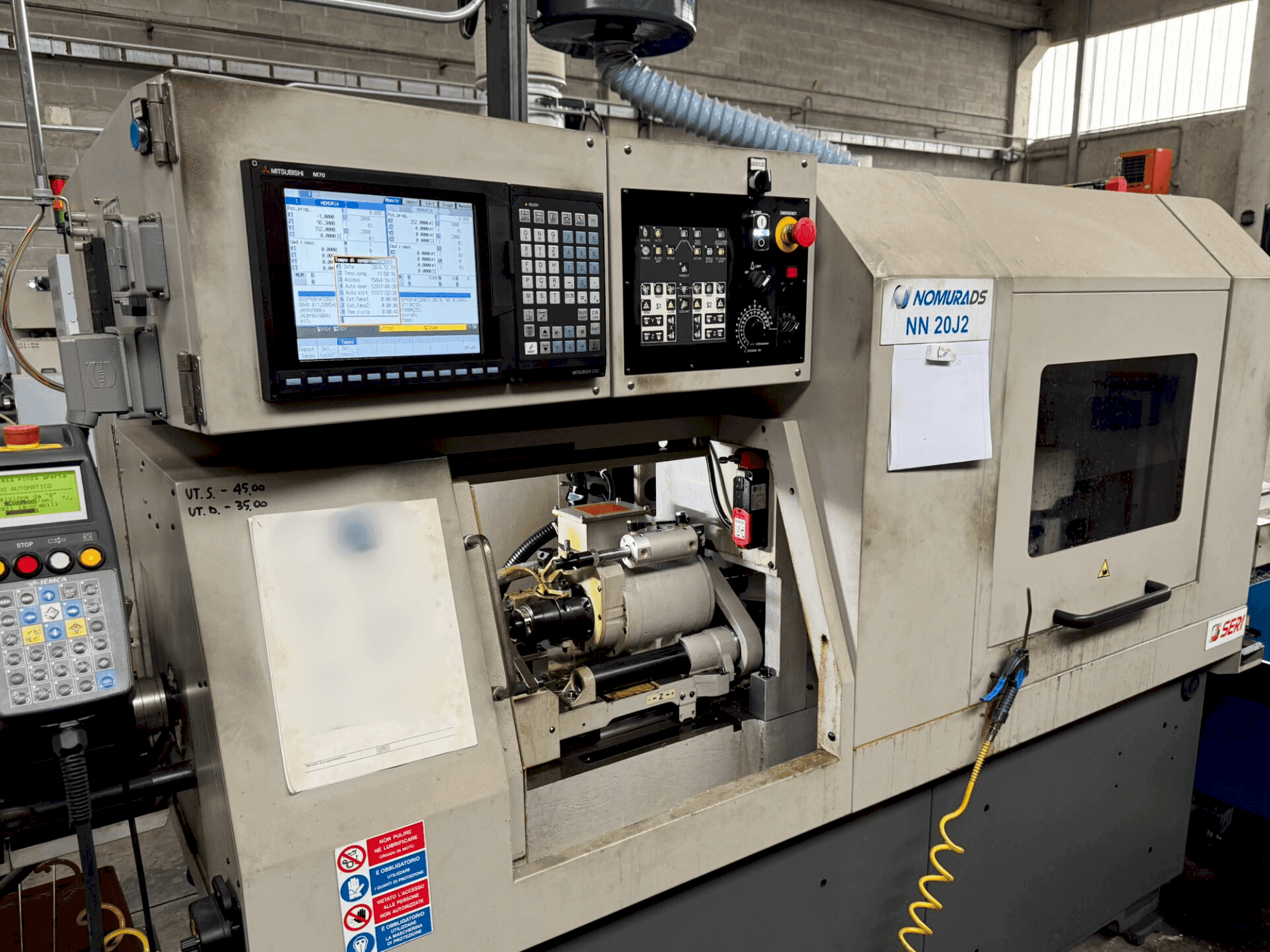 MACHINE_IMG_ALT_FRONT_VIEW