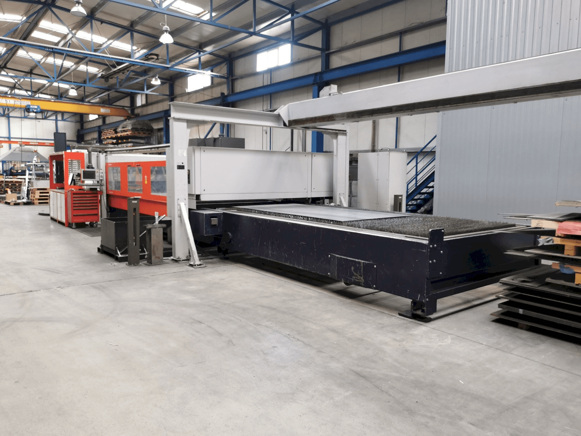 Front view of Bystronic Bystar 4020 machine