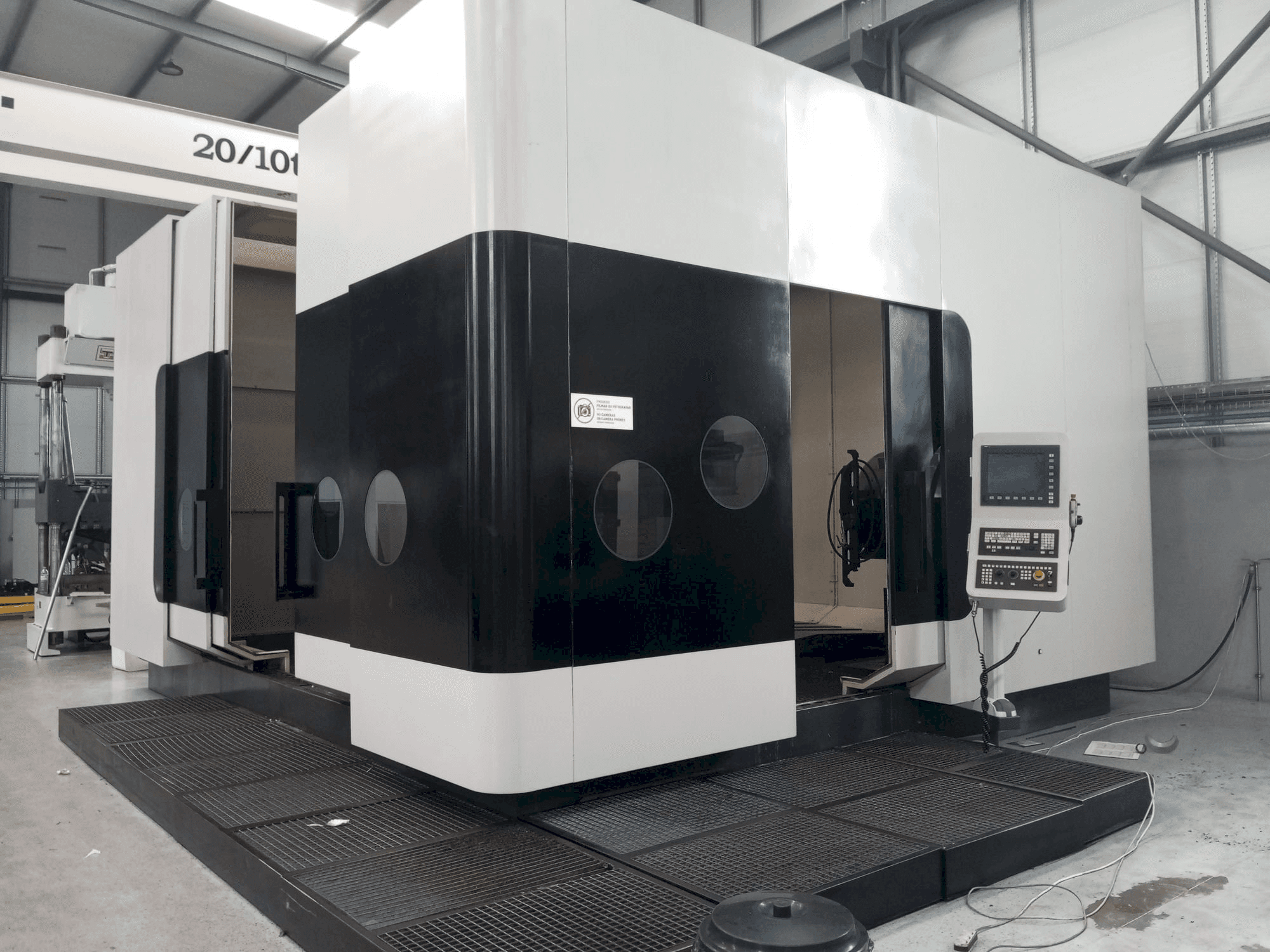 MACHINE_IMG_ALT_FRONT_VIEW