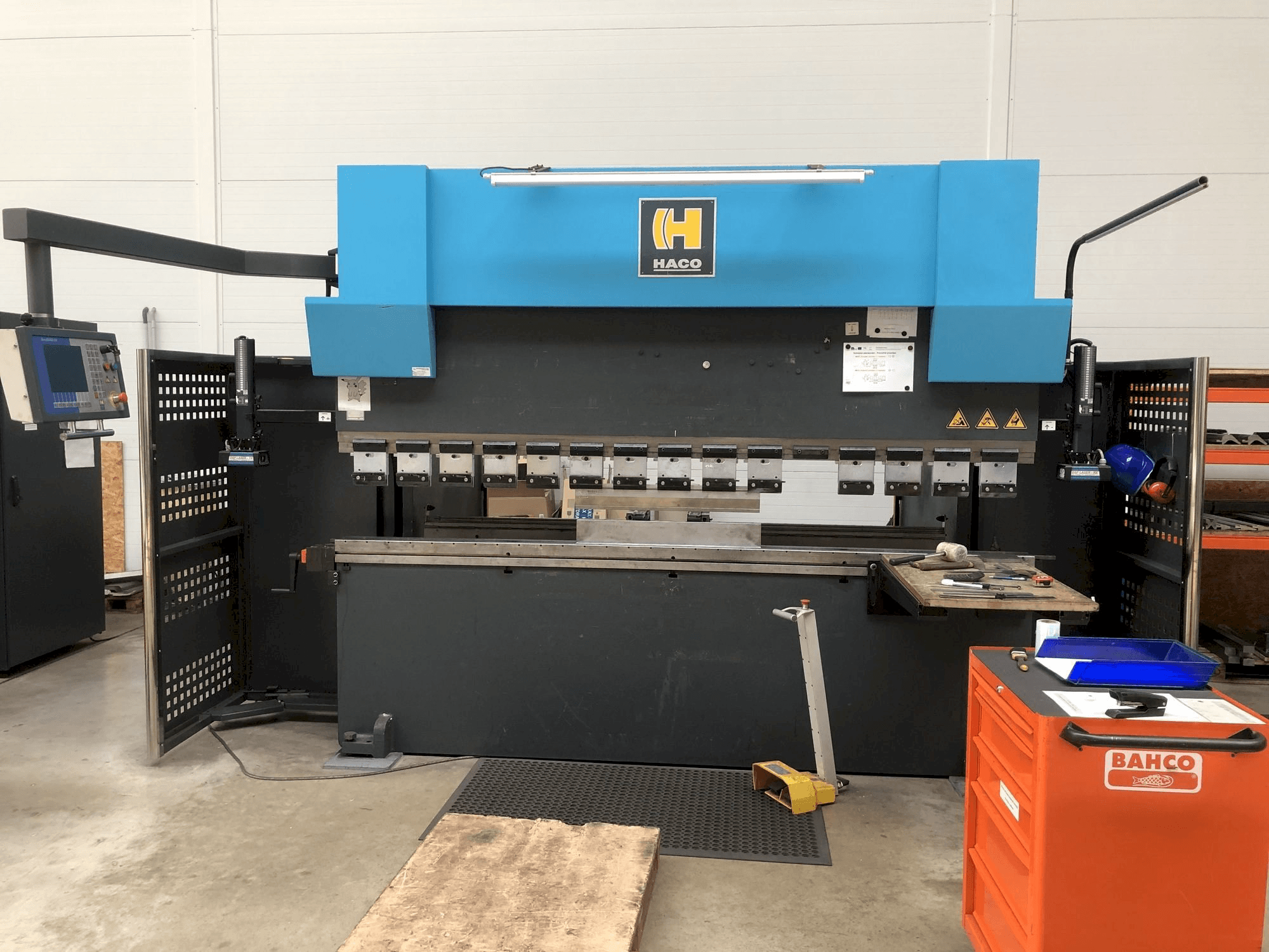 MACHINE_IMG_ALT_FRONT_VIEW