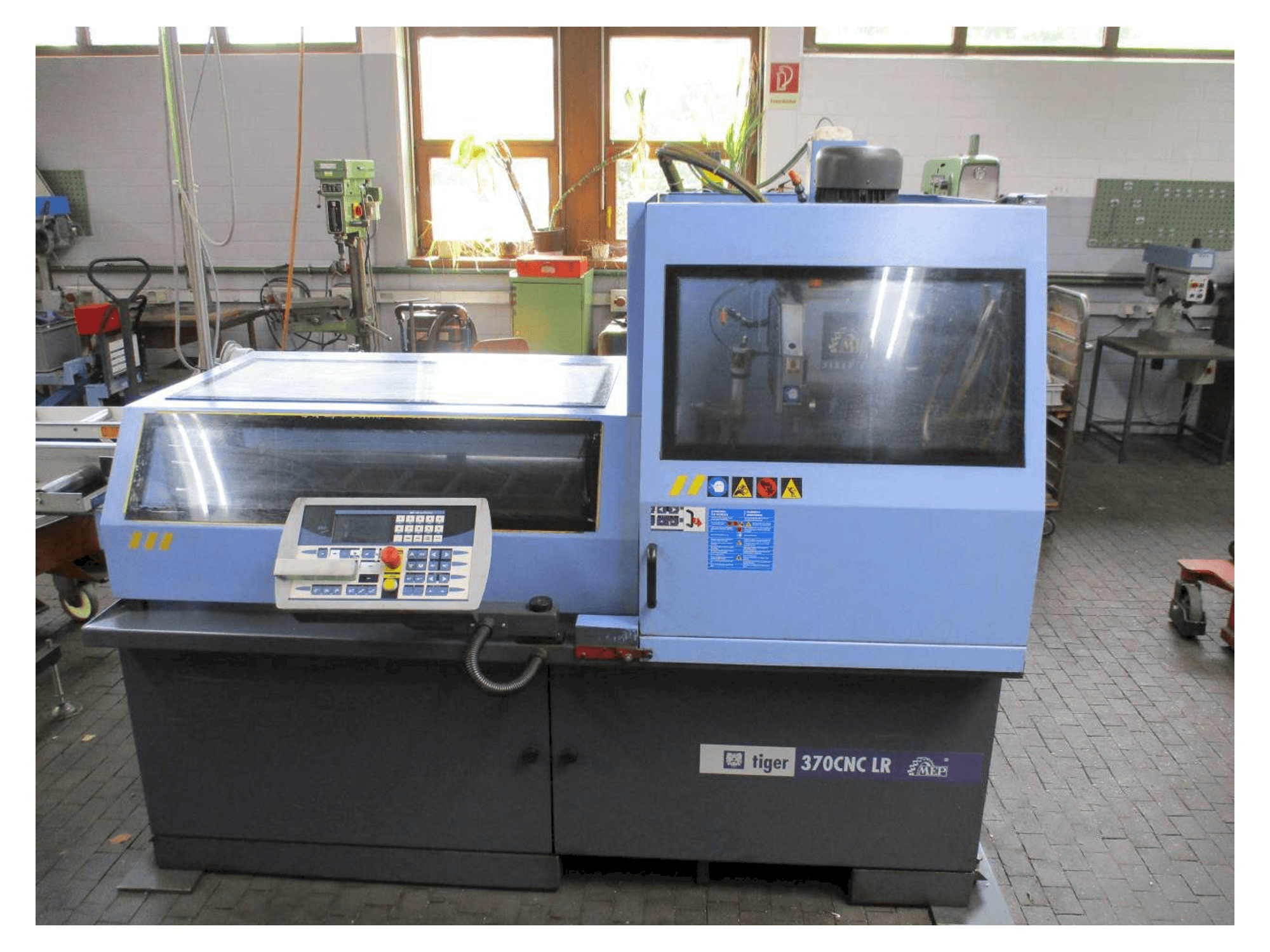 MACHINE_IMG_ALT_FRONT_VIEW