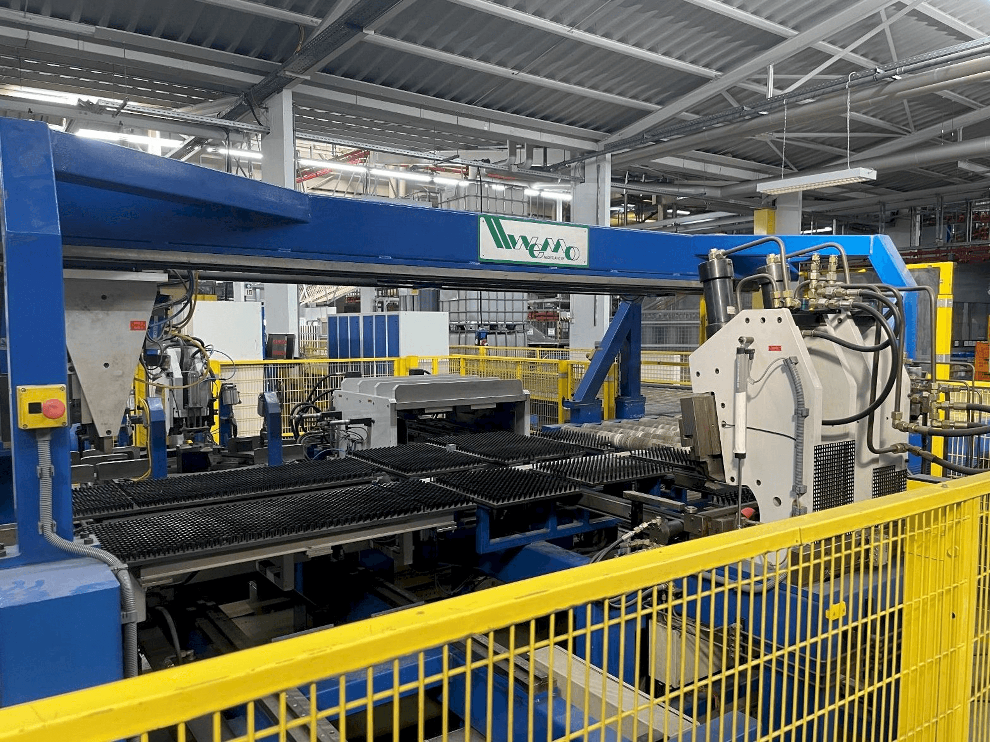 MACHINE_IMG_ALT_FRONT_VIEW