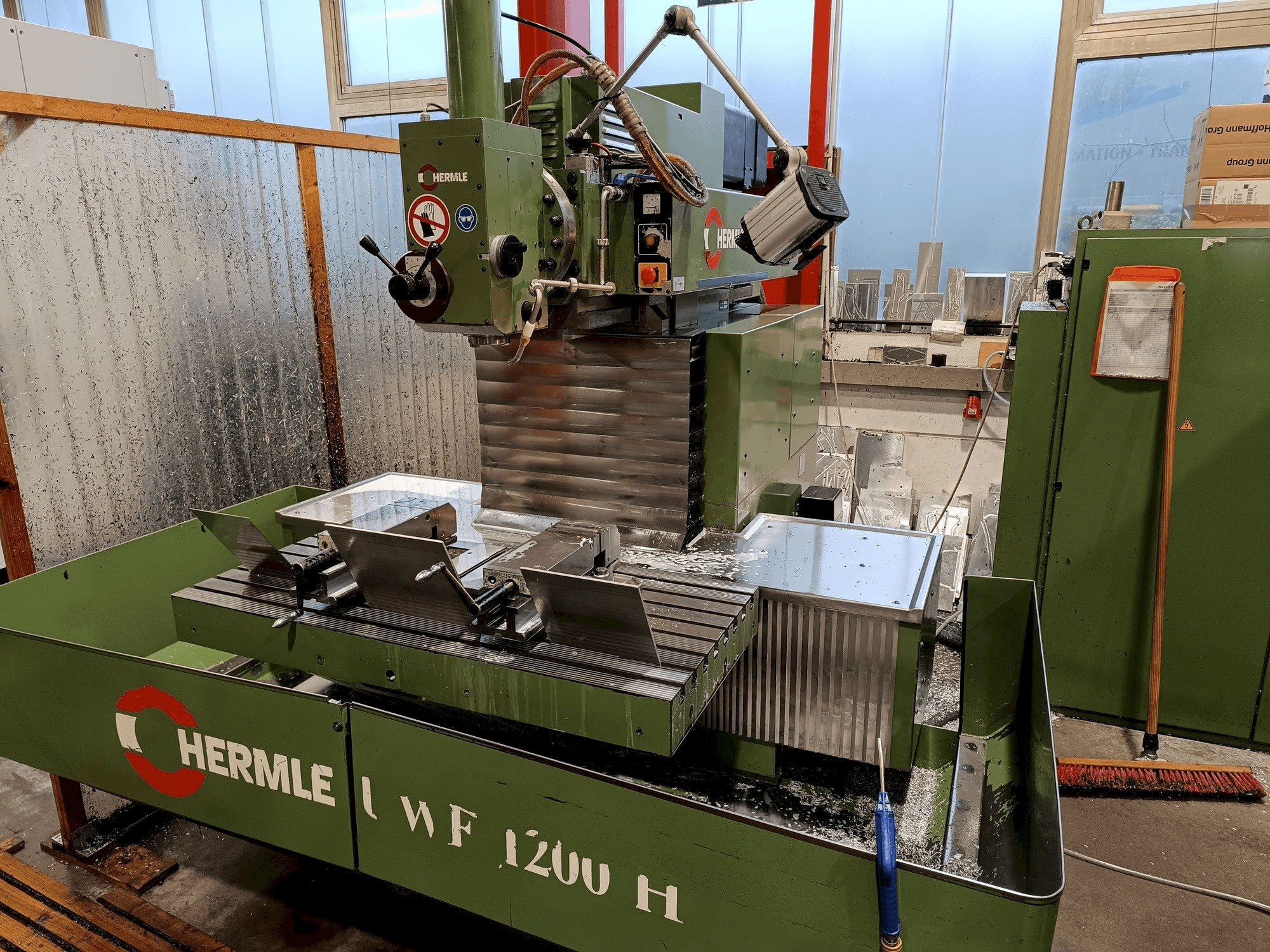 MACHINE_IMG_ALT_FRONT_VIEW