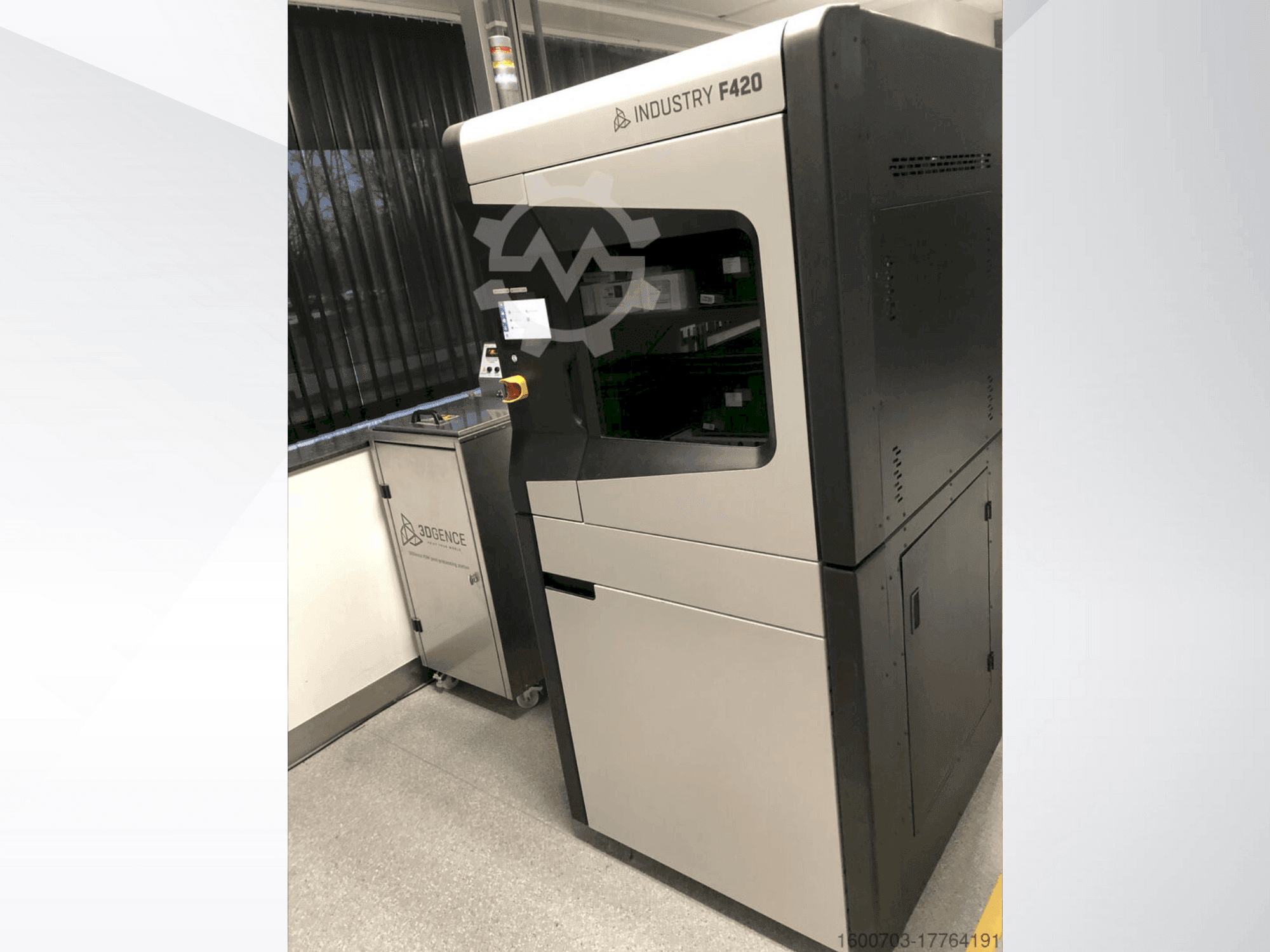 MACHINE_IMG_ALT_FRONT_VIEW