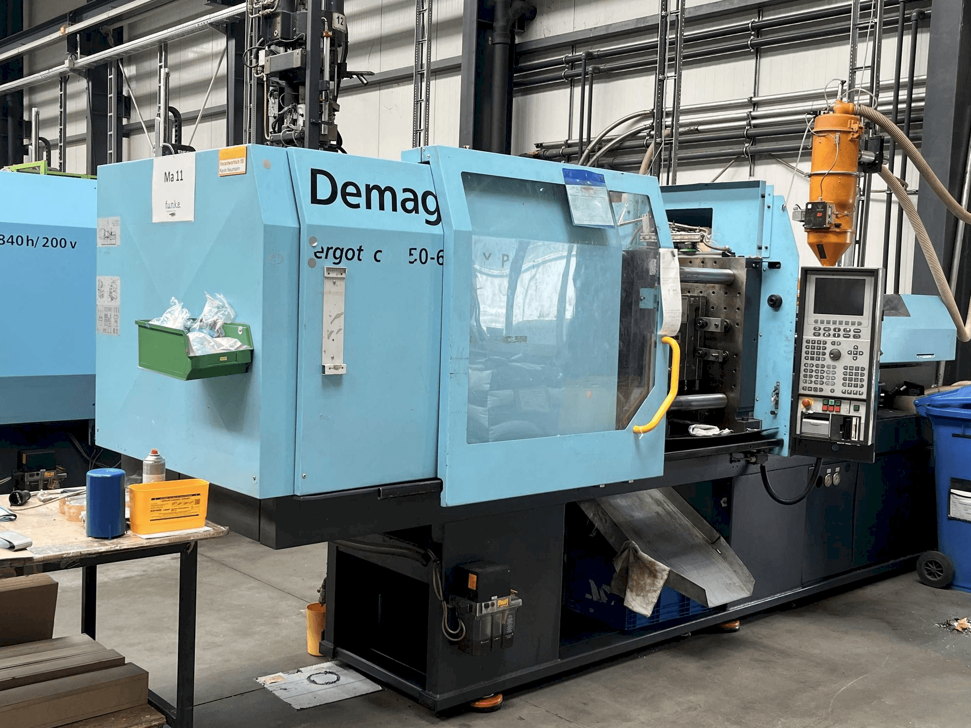 Front view of DEMAG Ergotech 150/500 - 600 EXTRA machine