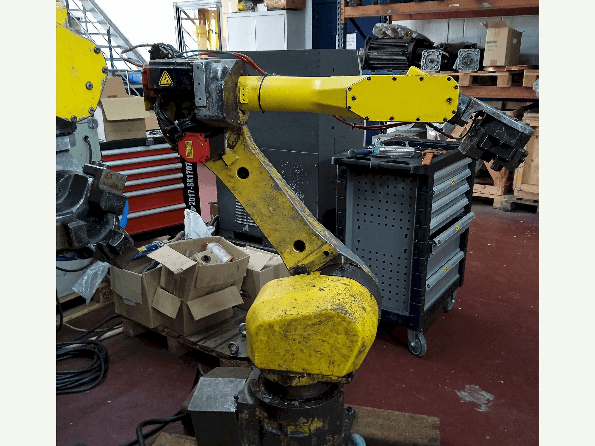Front view of FANUC M-16IB machine