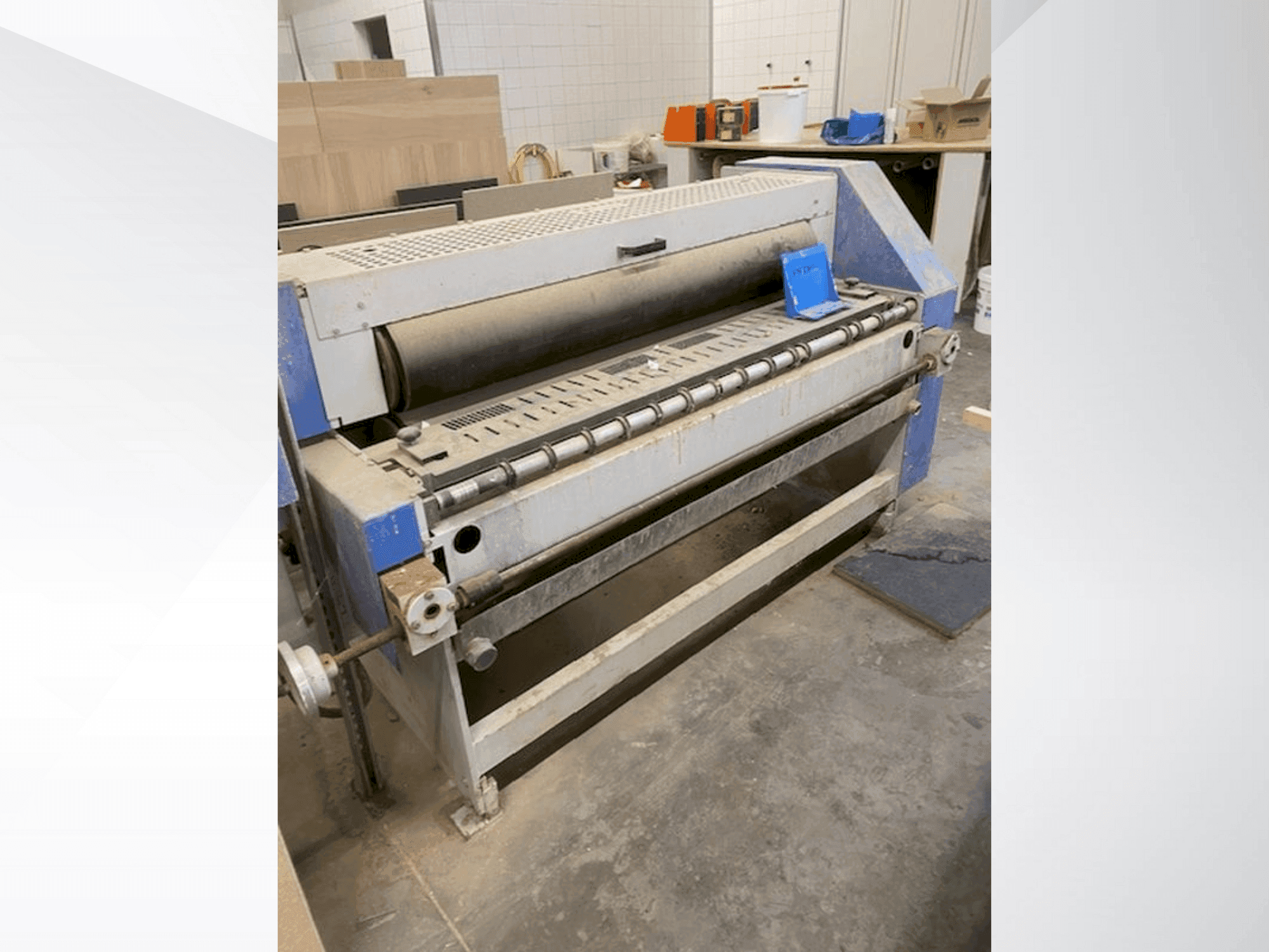 MACHINE_IMG_ALT_FRONT_VIEW