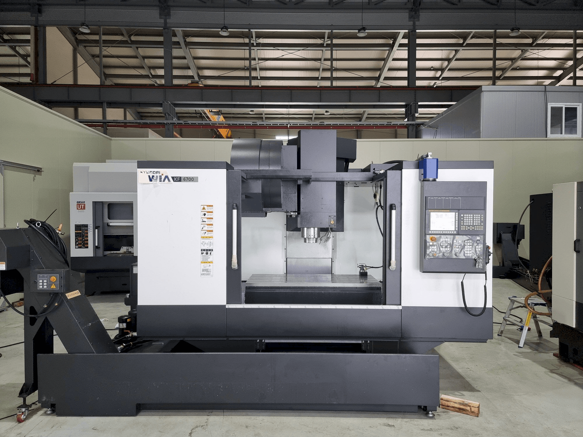 Front view of Hyundai Wia KF 6700 machine