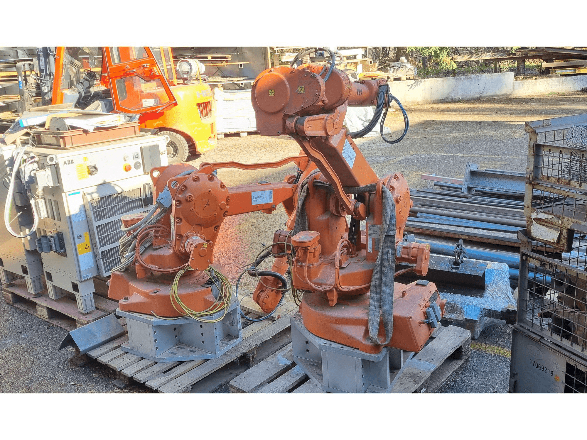 MACHINE_IMG_ALT_FRONT_VIEW