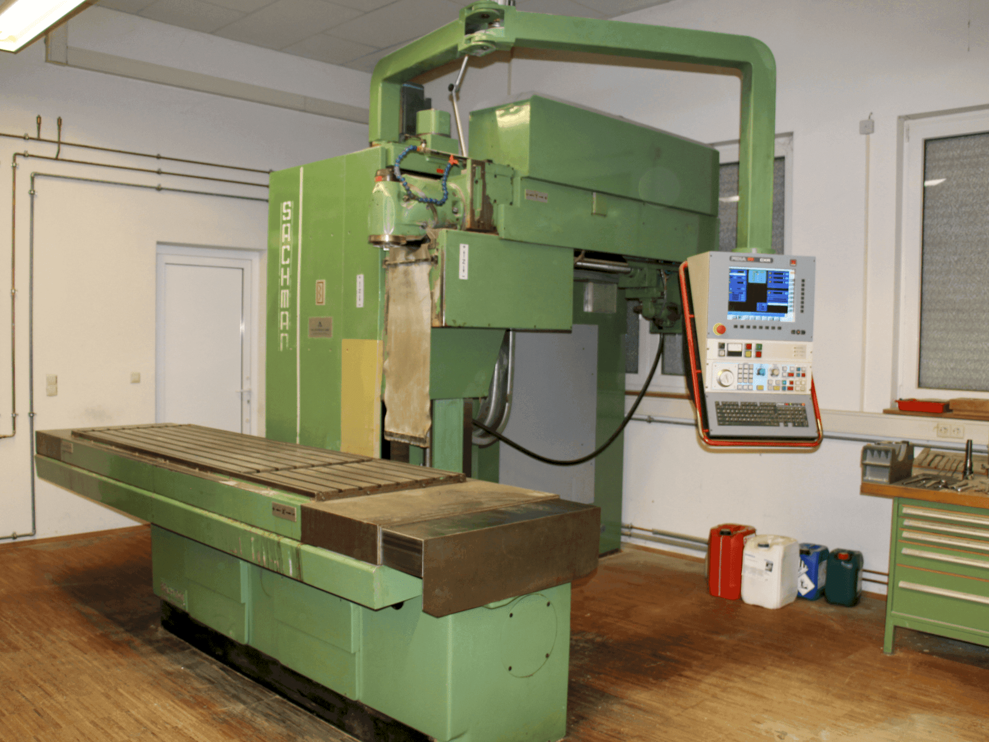 MACHINE_IMG_ALT_FRONT_VIEW