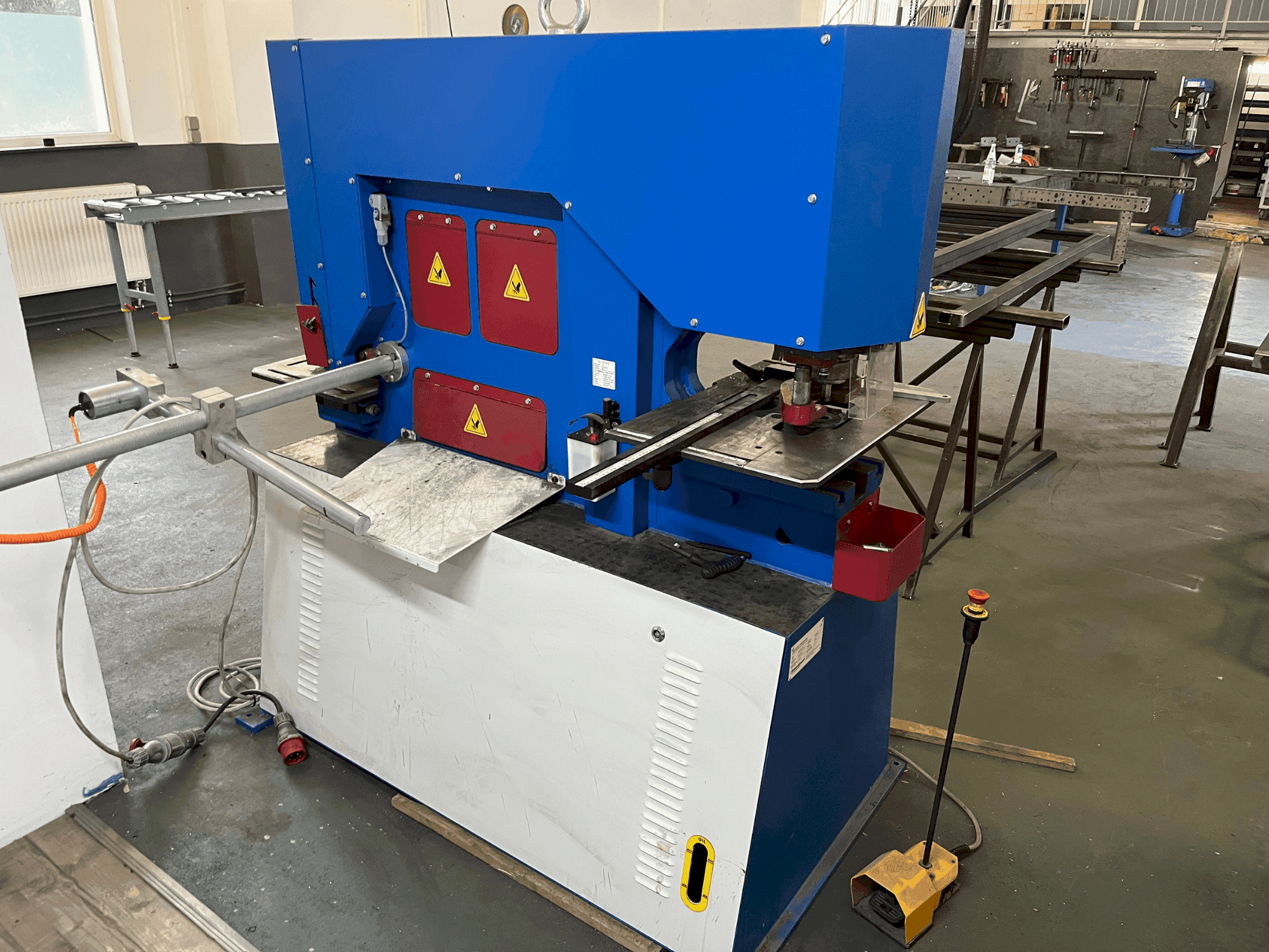 MACHINE_IMG_ALT_FRONT_VIEW