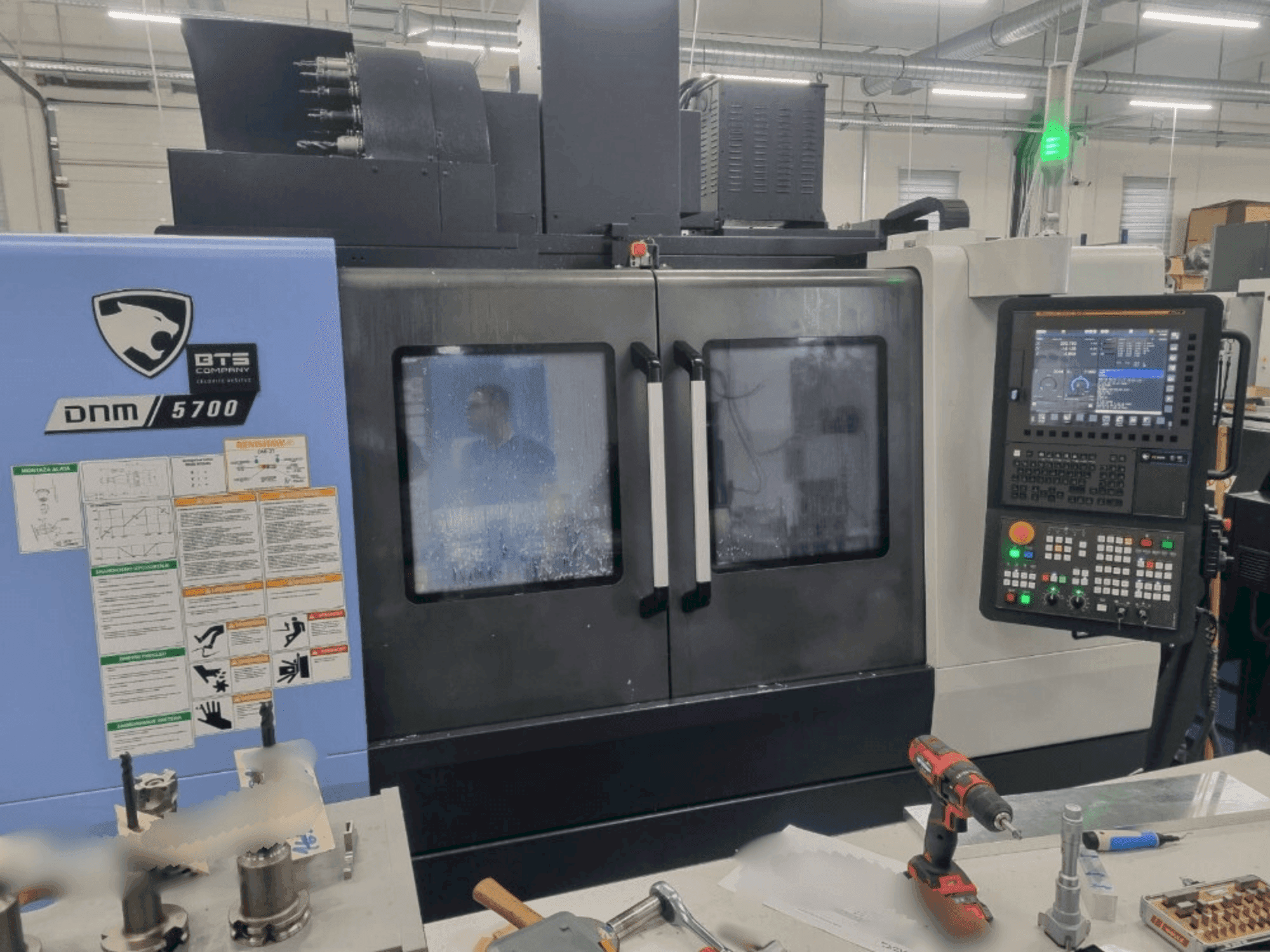 MACHINE_IMG_ALT_FRONT_VIEW