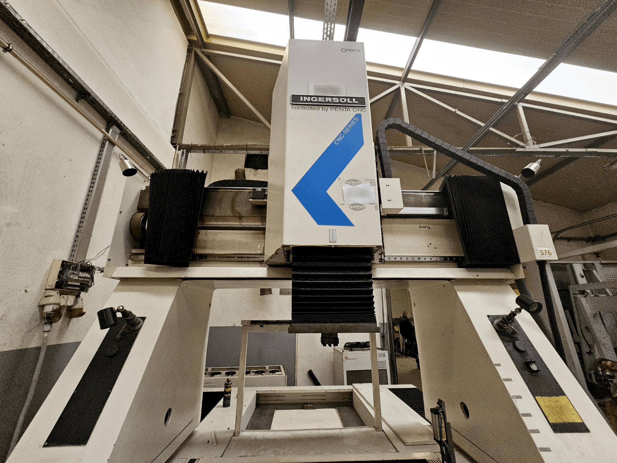 MACHINE_IMG_ALT_FRONT_VIEW