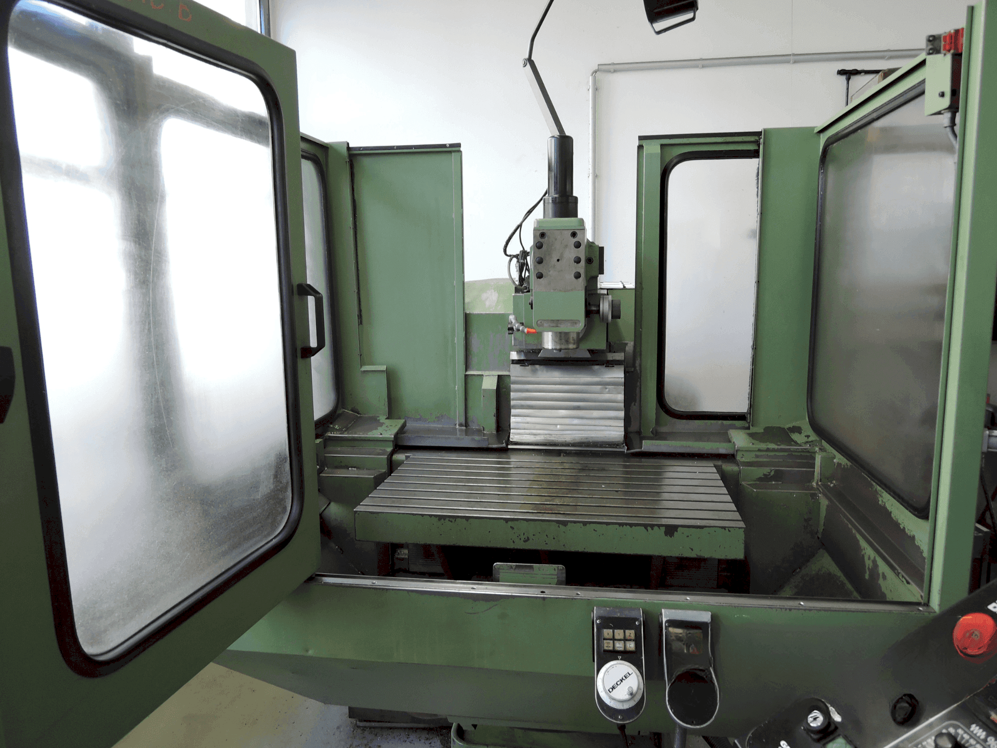 MACHINE_IMG_ALT_FRONT_VIEW