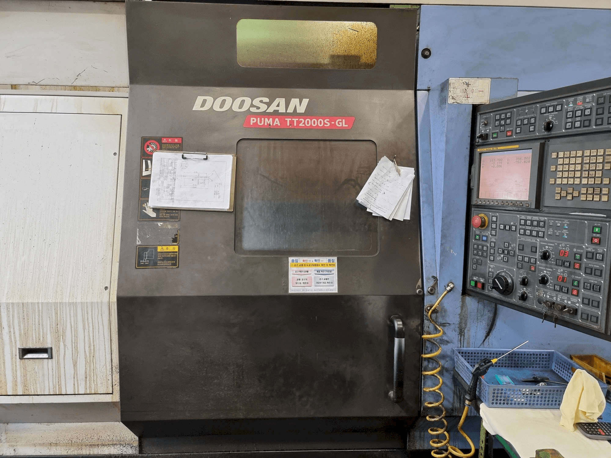 Front view of Doosan PUMA TT2000S-GL machine