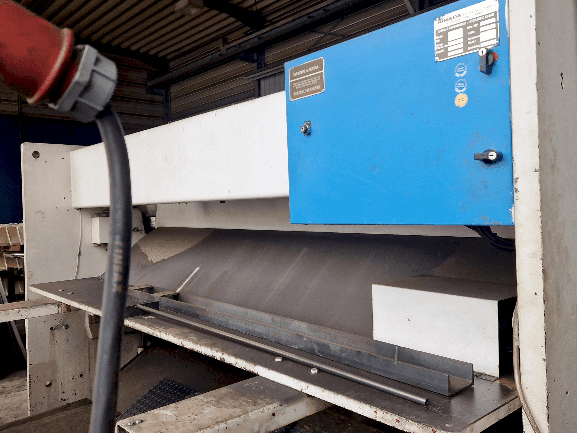 MACHINE_IMG_ALT_FRONT_VIEW