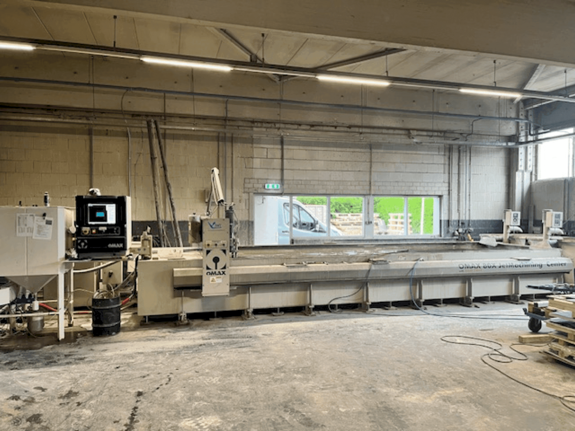 MACHINE_IMG_ALT_FRONT_VIEW