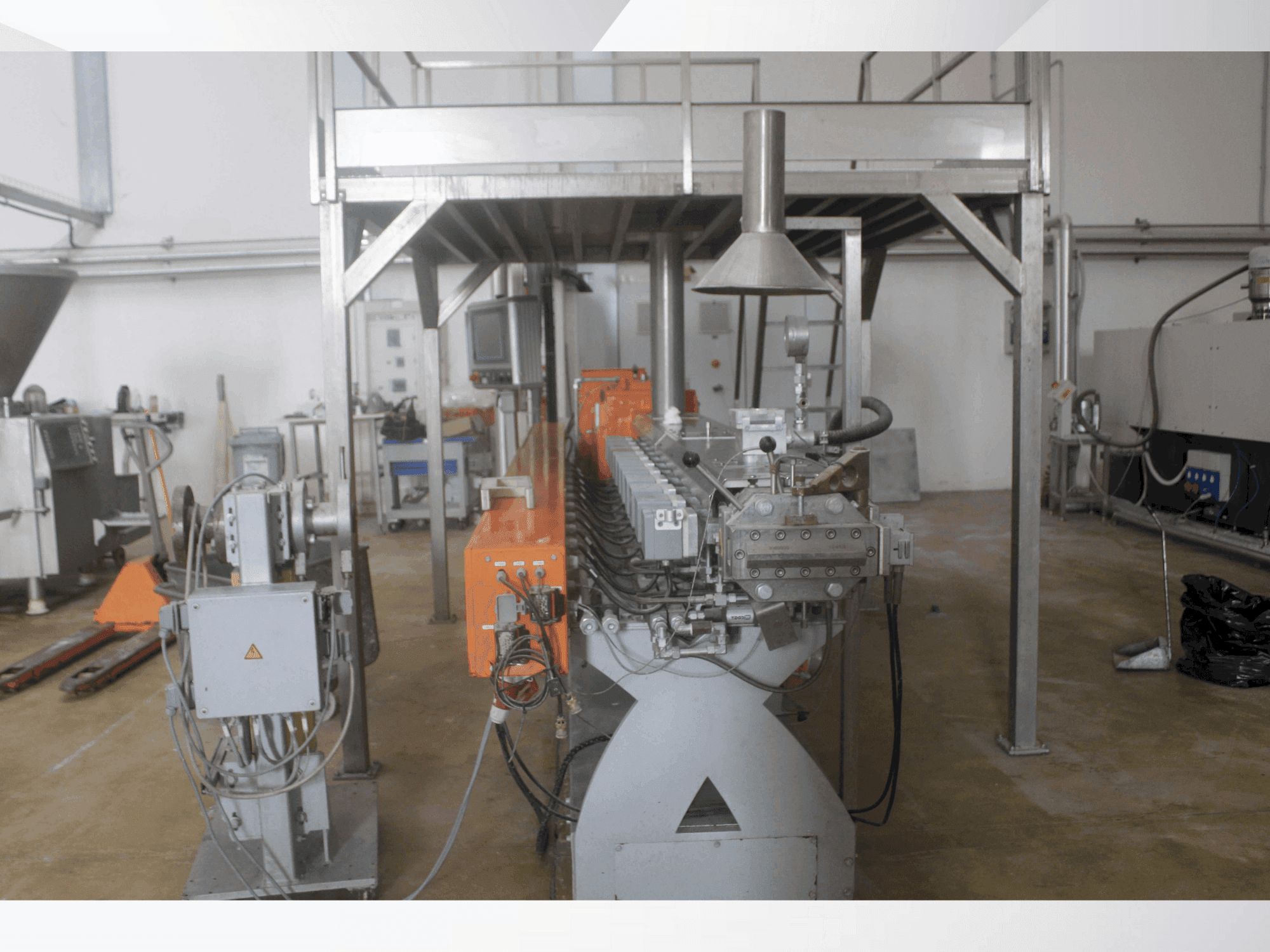 MACHINE_IMG_ALT_FRONT_VIEW