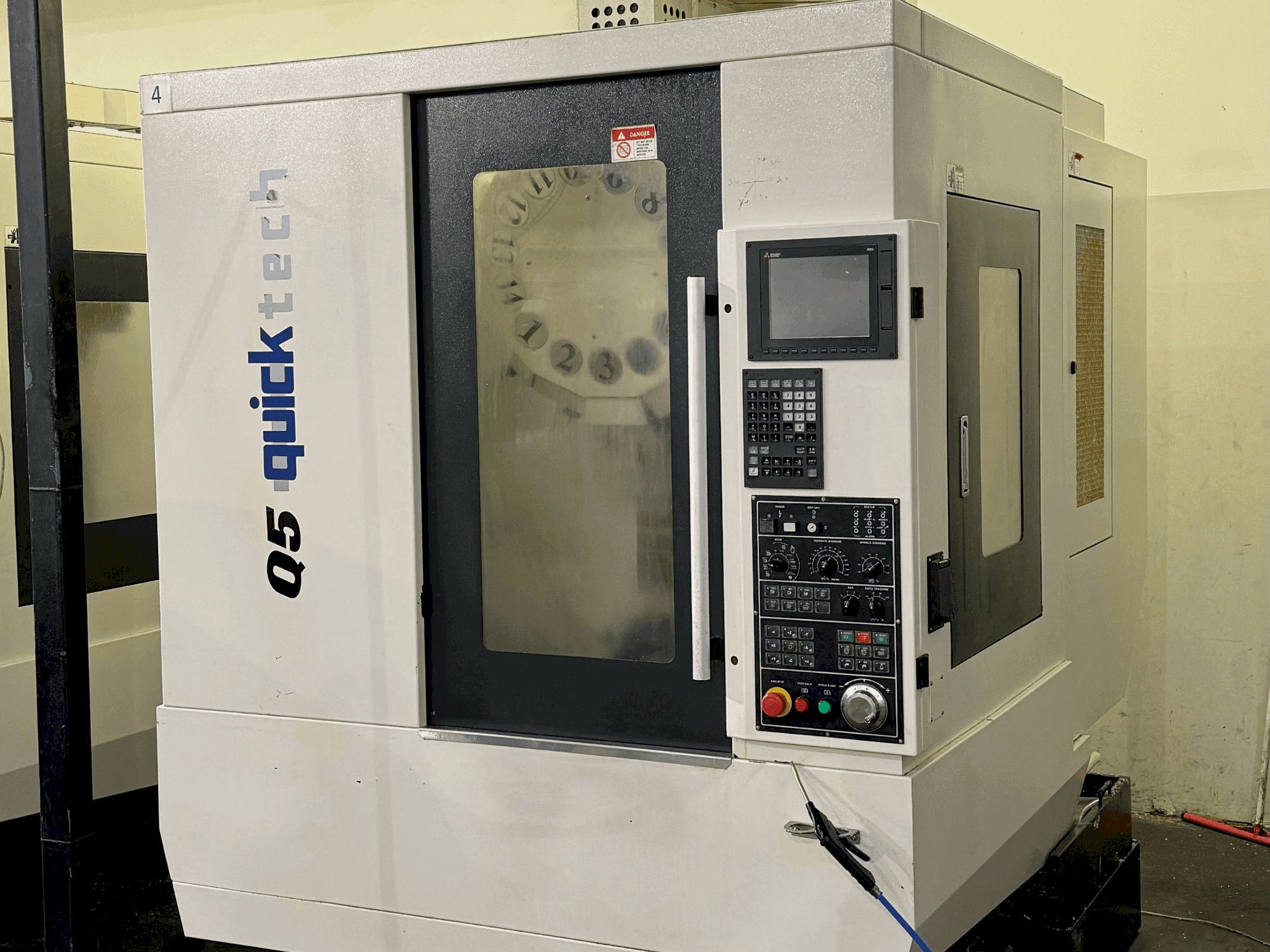 MACHINE_IMG_ALT_FRONT_VIEW