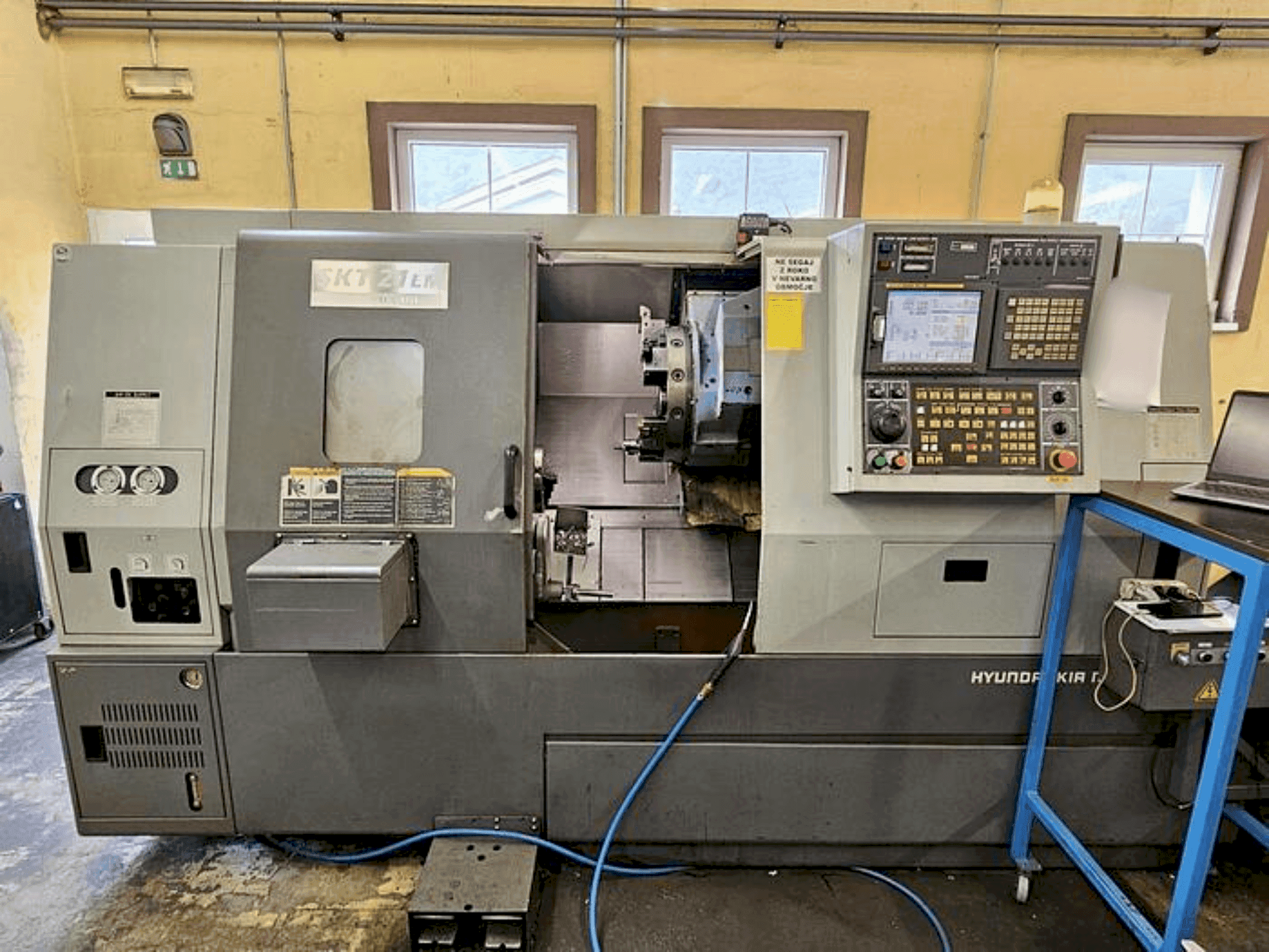 MACHINE_IMG_ALT_FRONT_VIEW