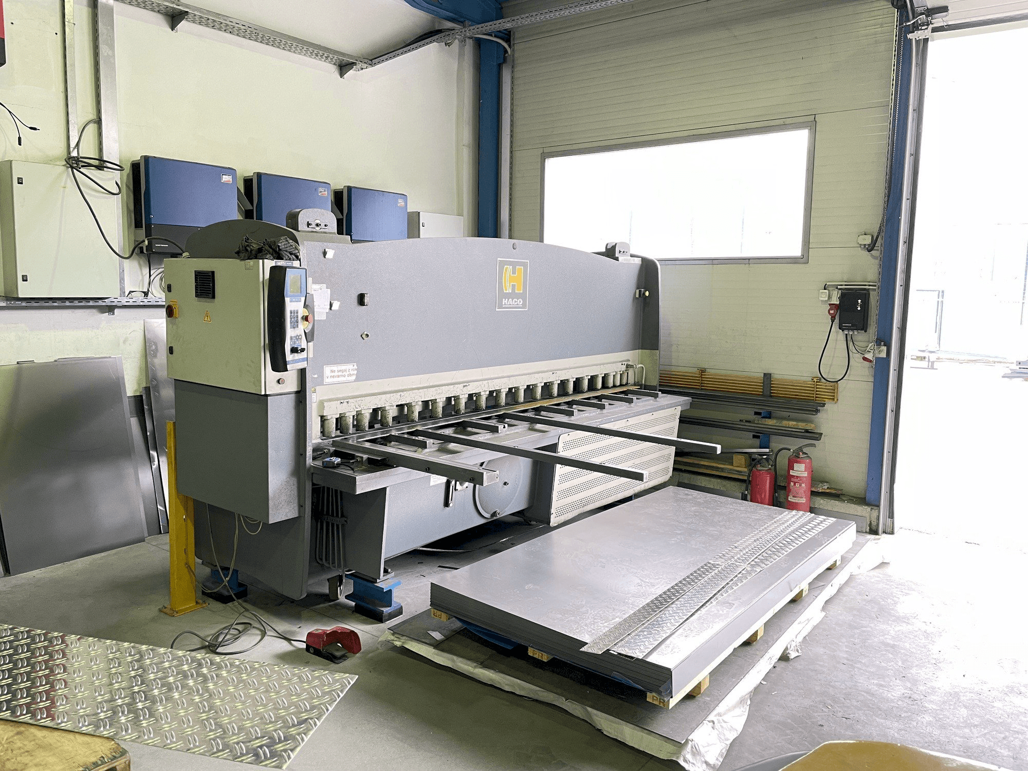 MACHINE_IMG_ALT_FRONT_VIEW