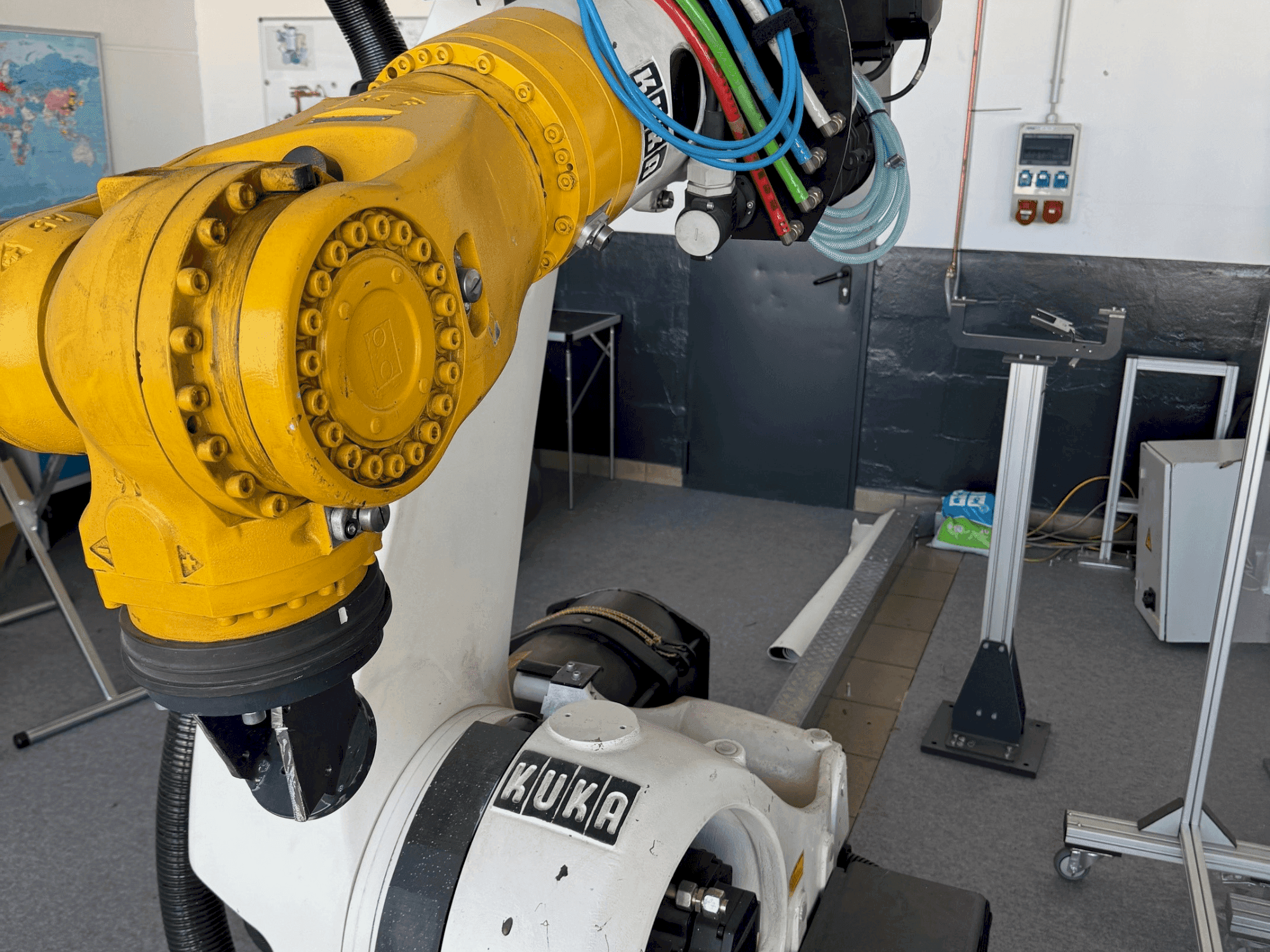 MACHINE_IMG_ALT_FRONT_VIEW