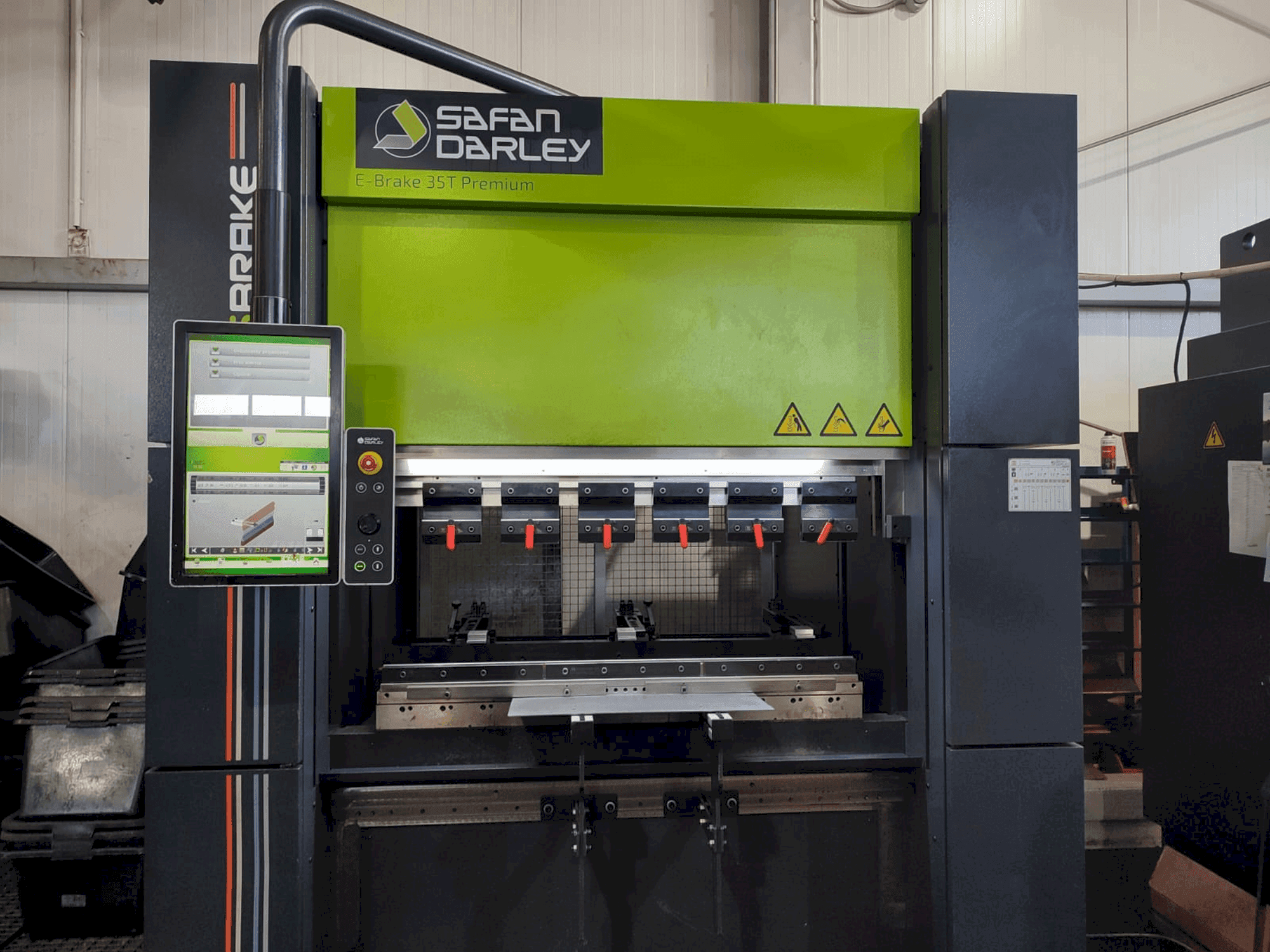 MACHINE_IMG_ALT_FRONT_VIEW