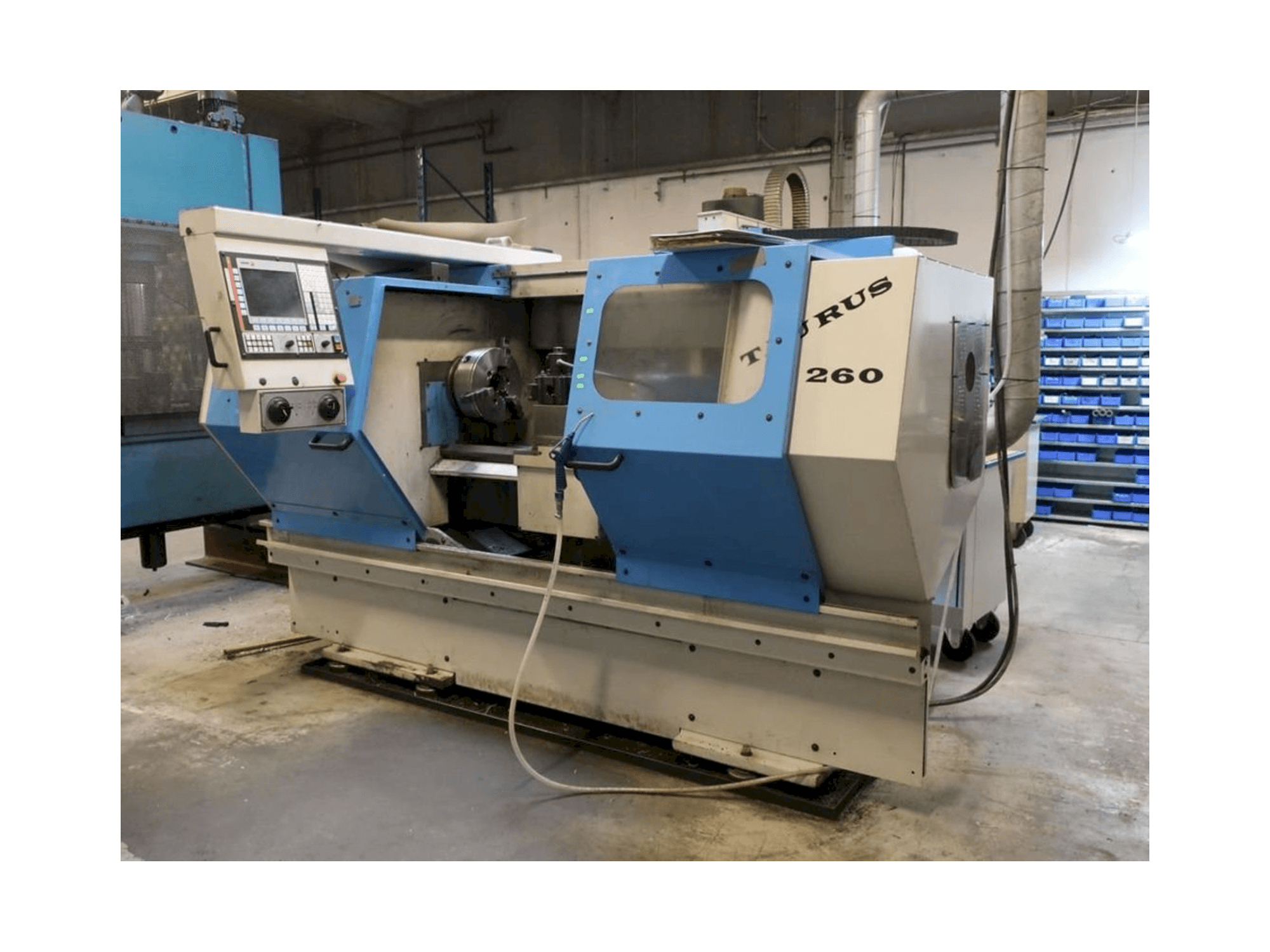 Front view of Pinacho Taurus 260 machine