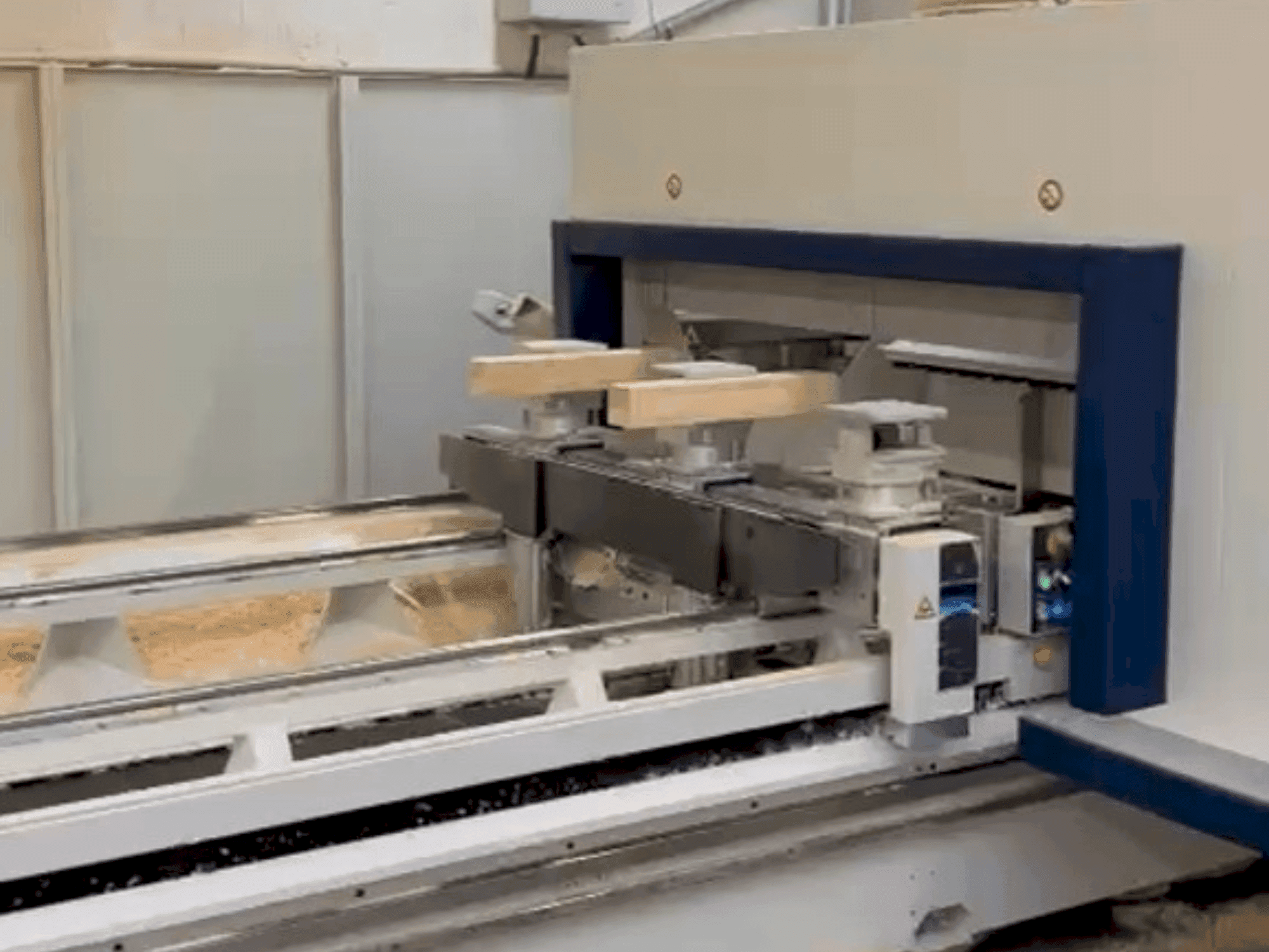 MACHINE_IMG_ALT_FRONT_VIEW