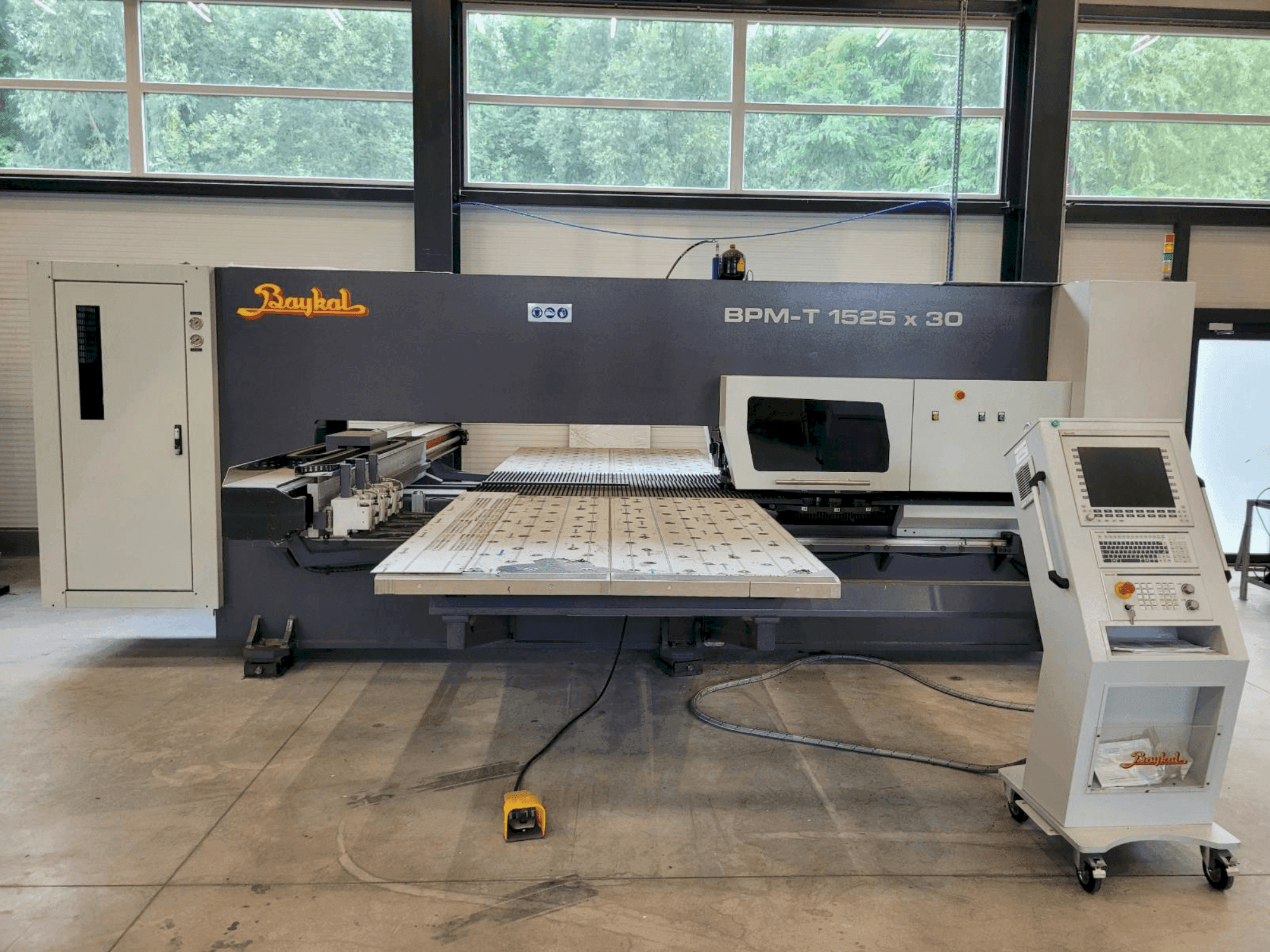 MACHINE_IMG_ALT_FRONT_VIEW