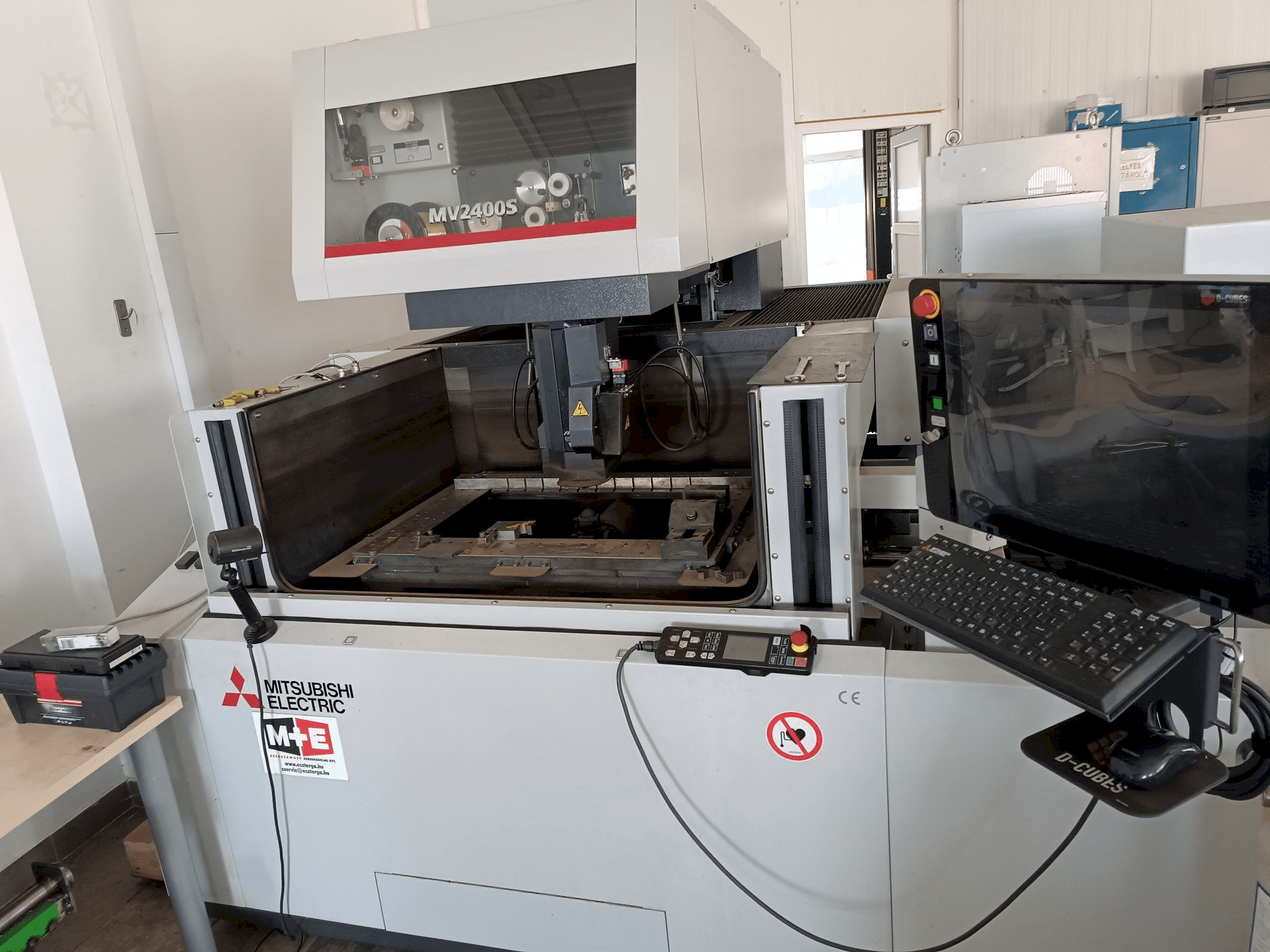 MACHINE_IMG_ALT_FRONT_VIEW