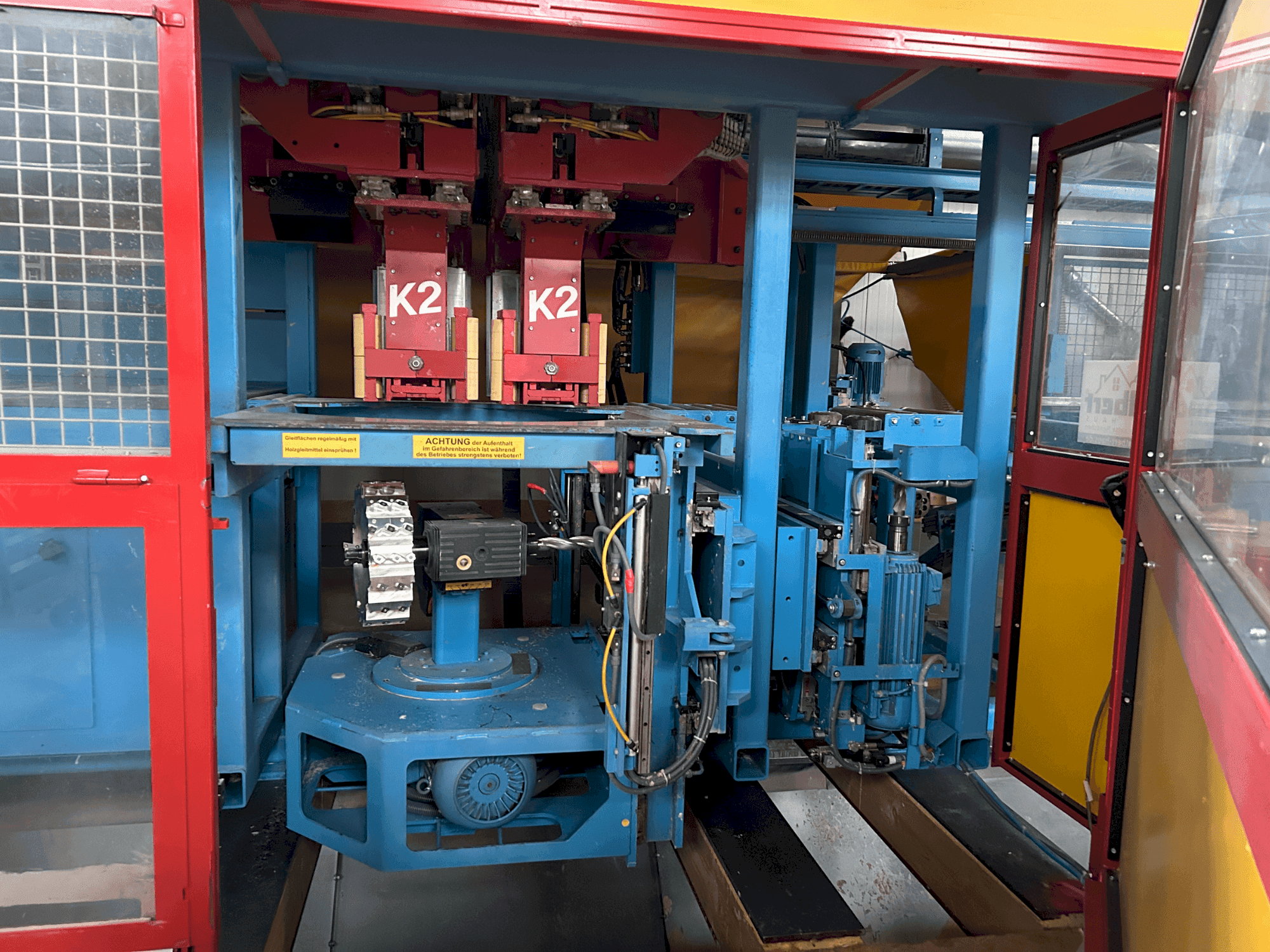 MACHINE_IMG_ALT_FRONT_VIEW