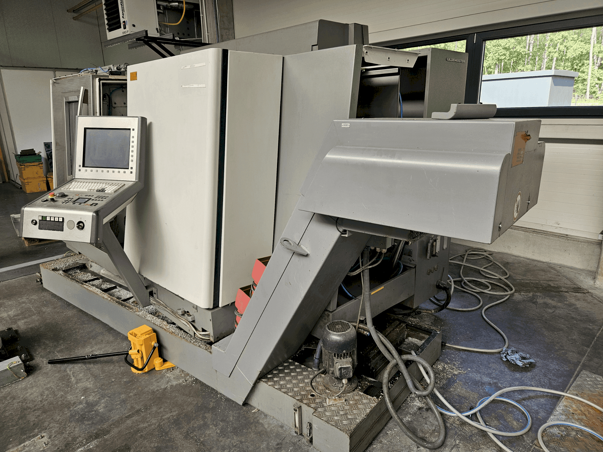 MACHINE_IMG_ALT_FRONT_VIEW