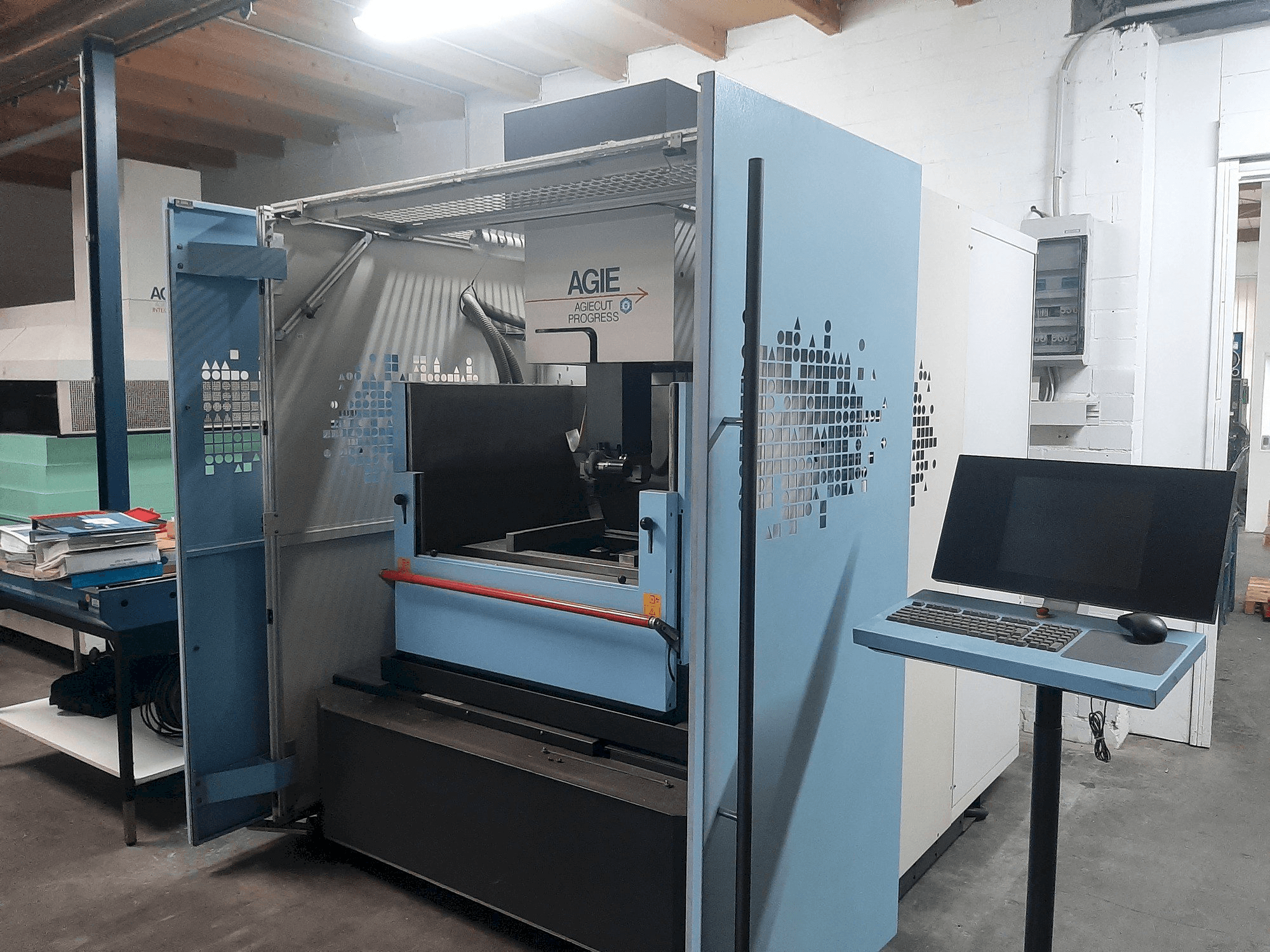 MACHINE_IMG_ALT_FRONT_VIEW