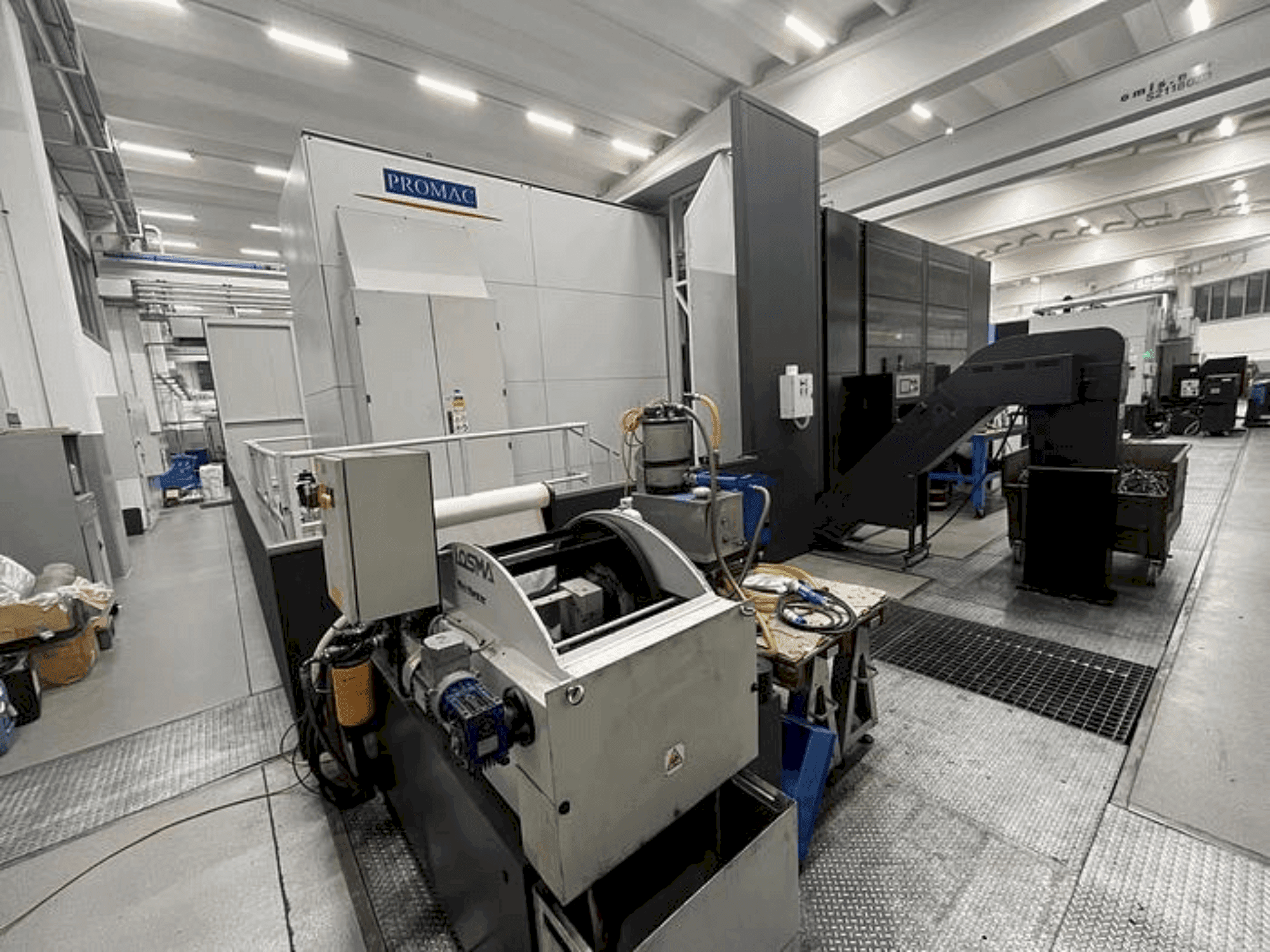 MACHINE_IMG_ALT_FRONT_VIEW