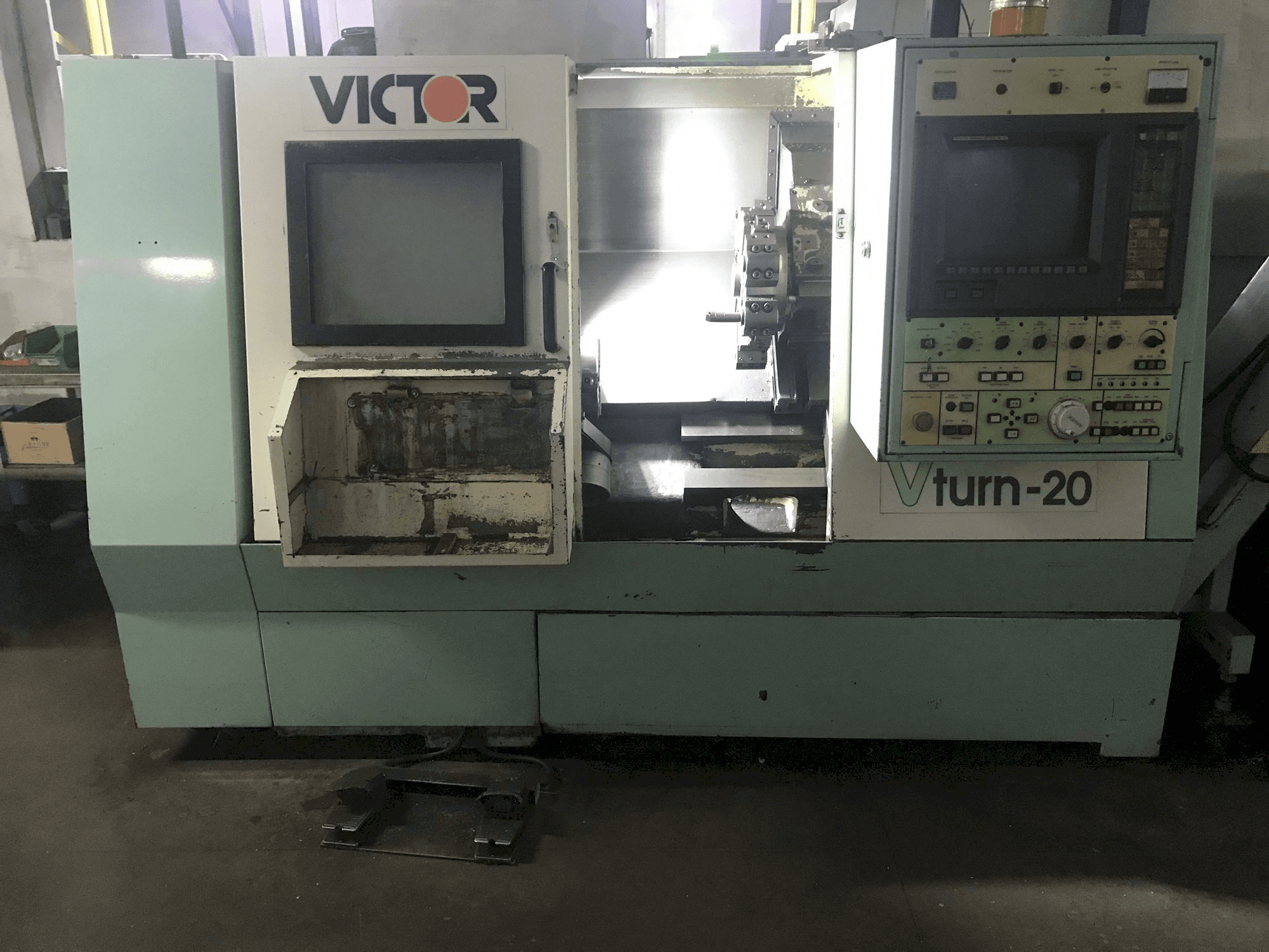 Front view of Victor Vturn-20 machine