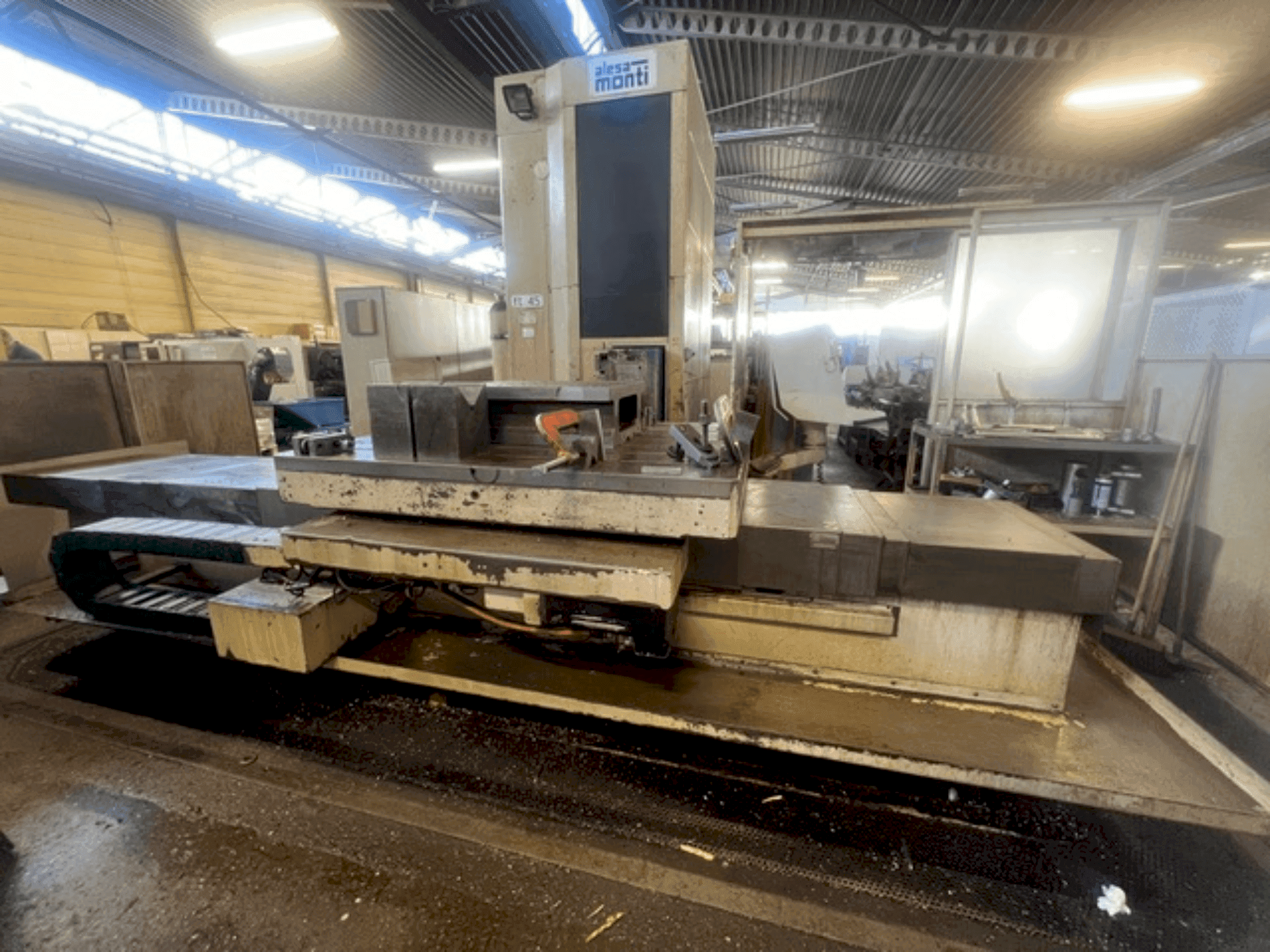 MACHINE_IMG_ALT_FRONT_VIEW