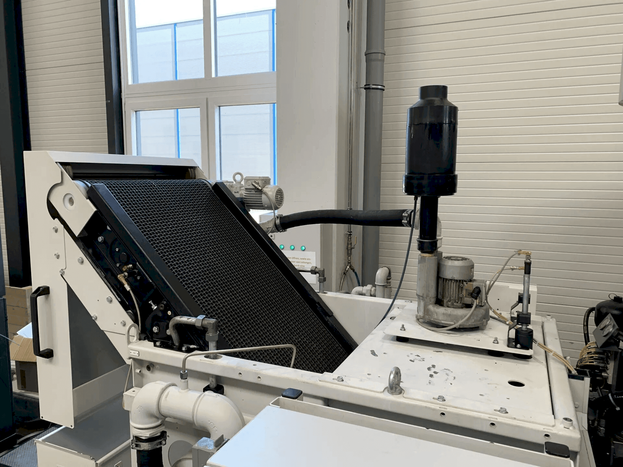 MACHINE_IMG_ALT_FRONT_VIEW