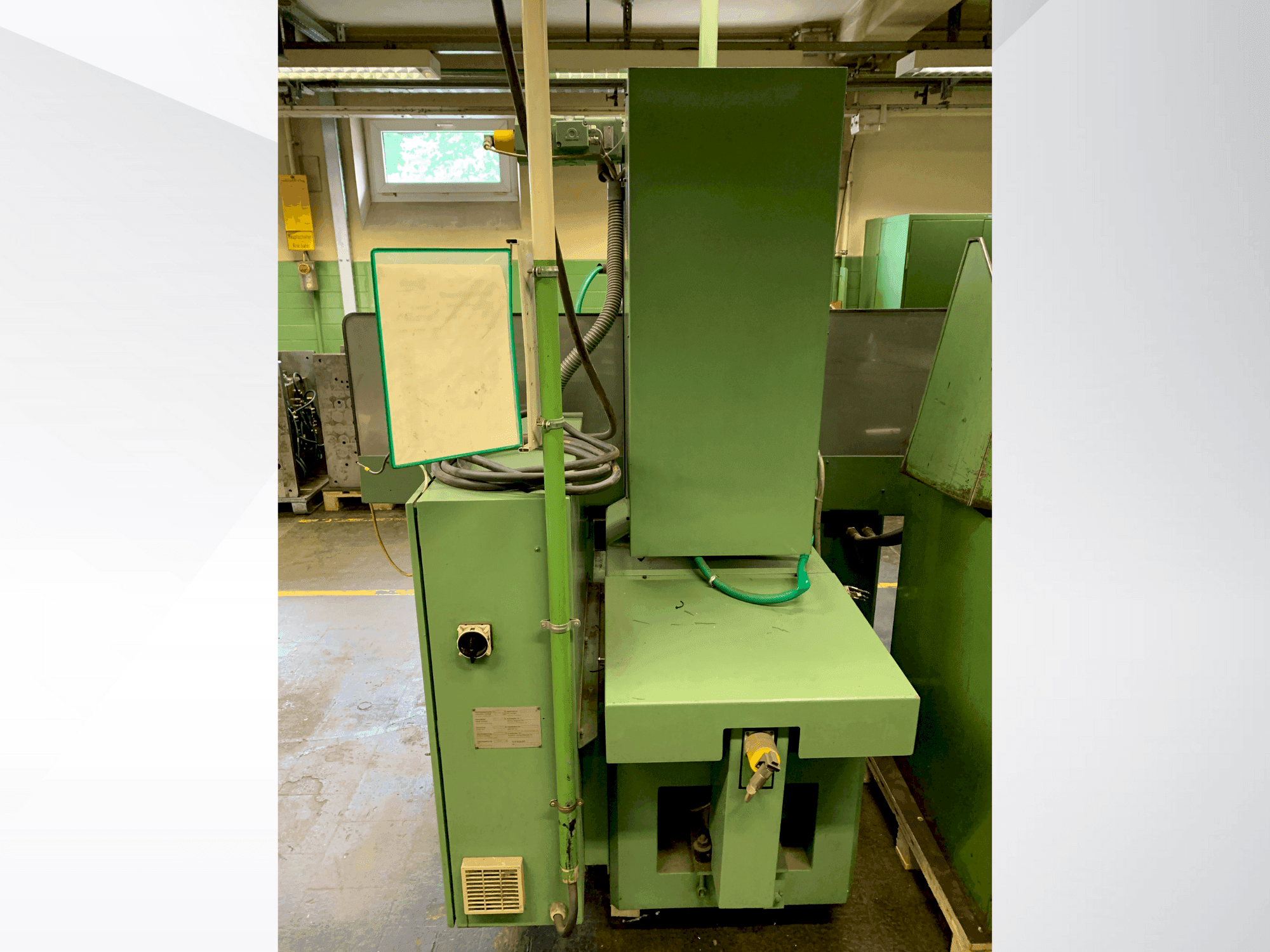 MACHINE_IMG_ALT_FRONT_VIEW
