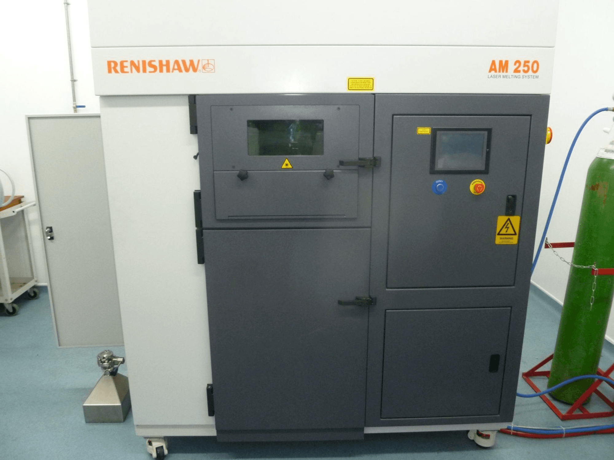 Front view of RENISHAW AM 250 machine
