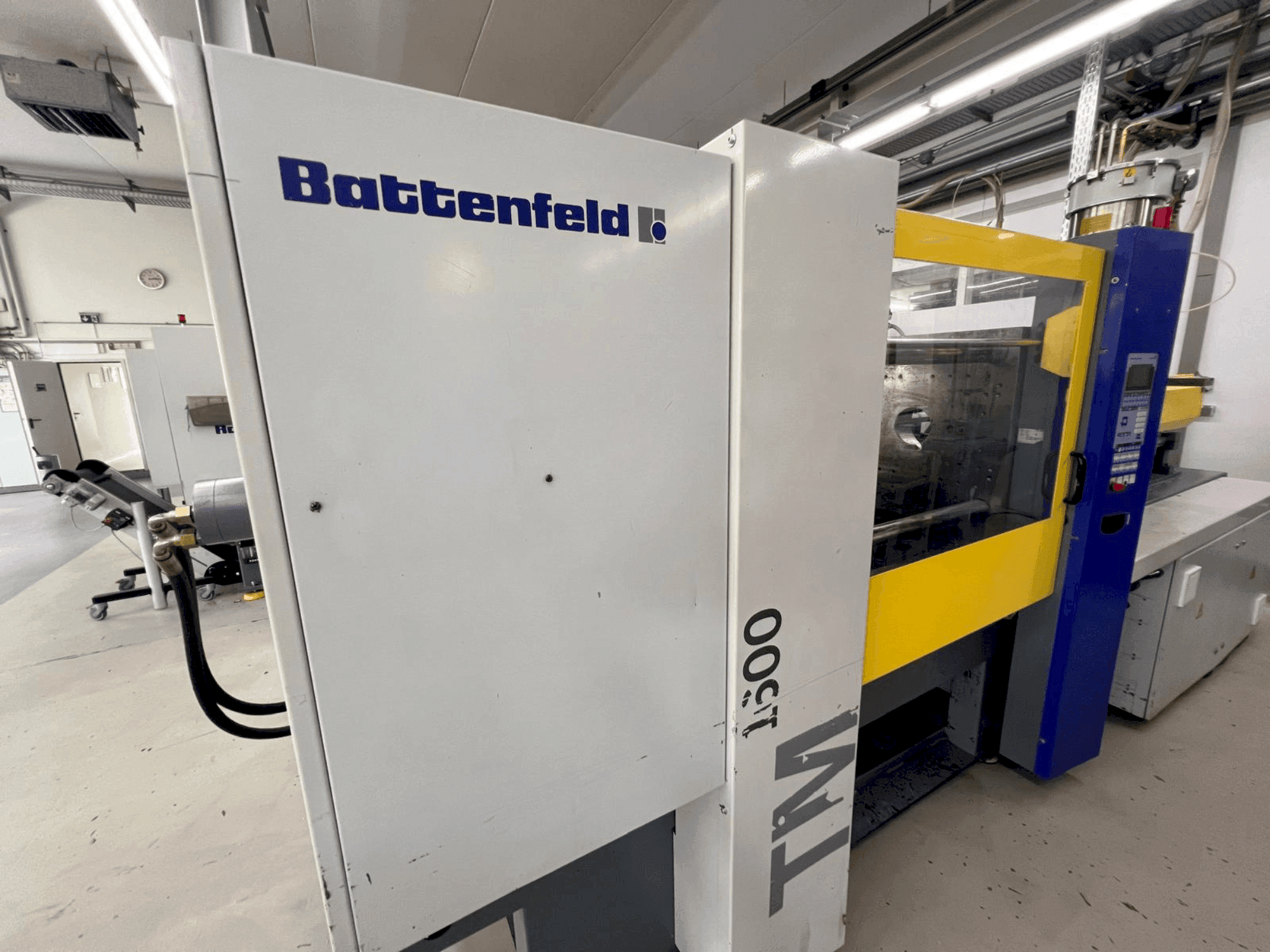 MACHINE_IMG_ALT_FRONT_VIEW