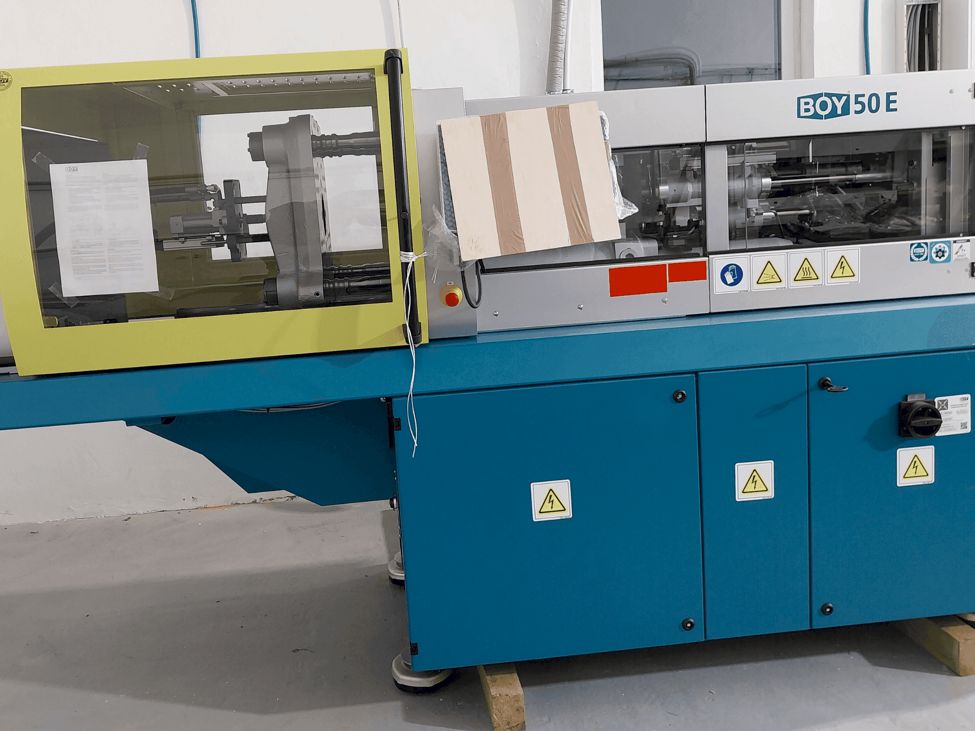 MACHINE_IMG_ALT_FRONT_VIEW