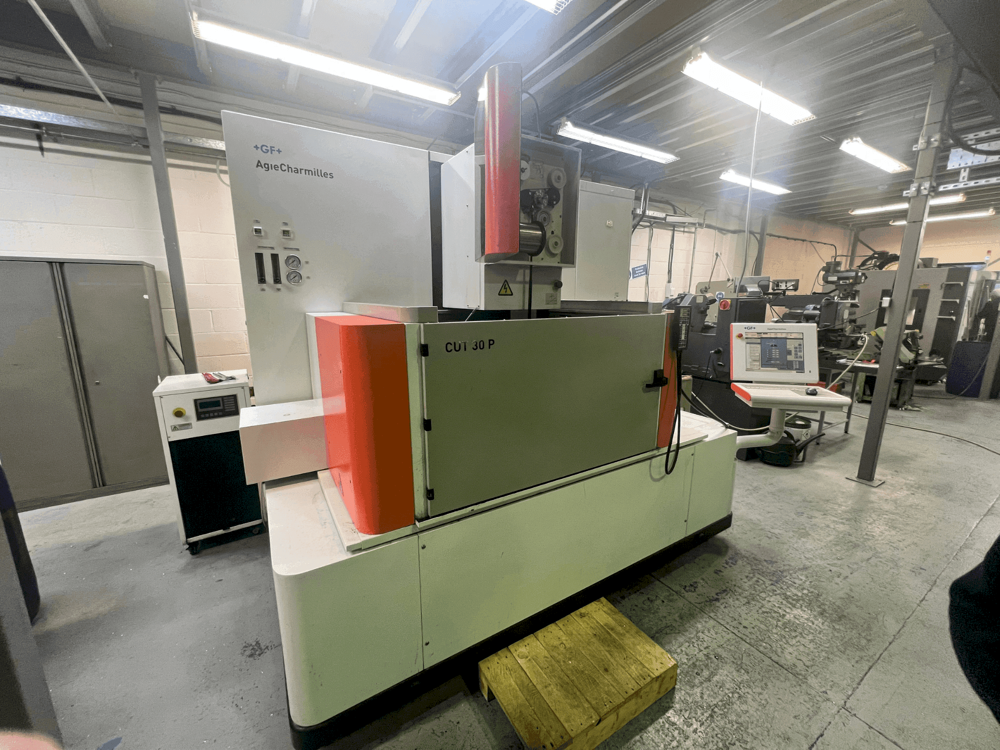 MACHINE_IMG_ALT_FRONT_VIEW