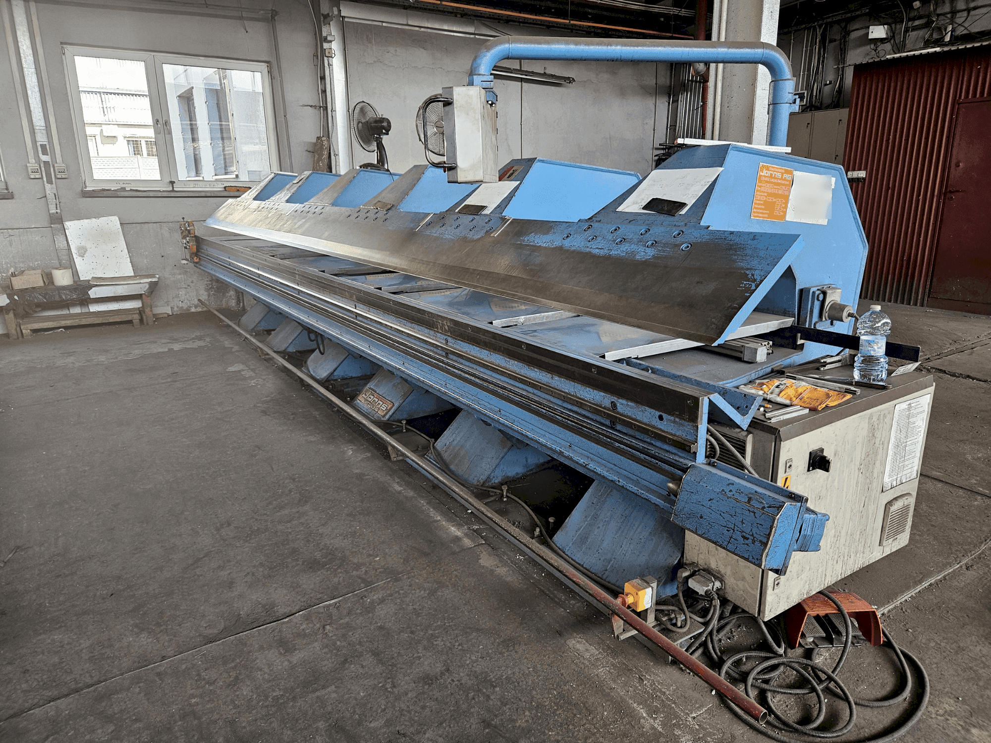 MACHINE_IMG_ALT_FRONT_VIEW