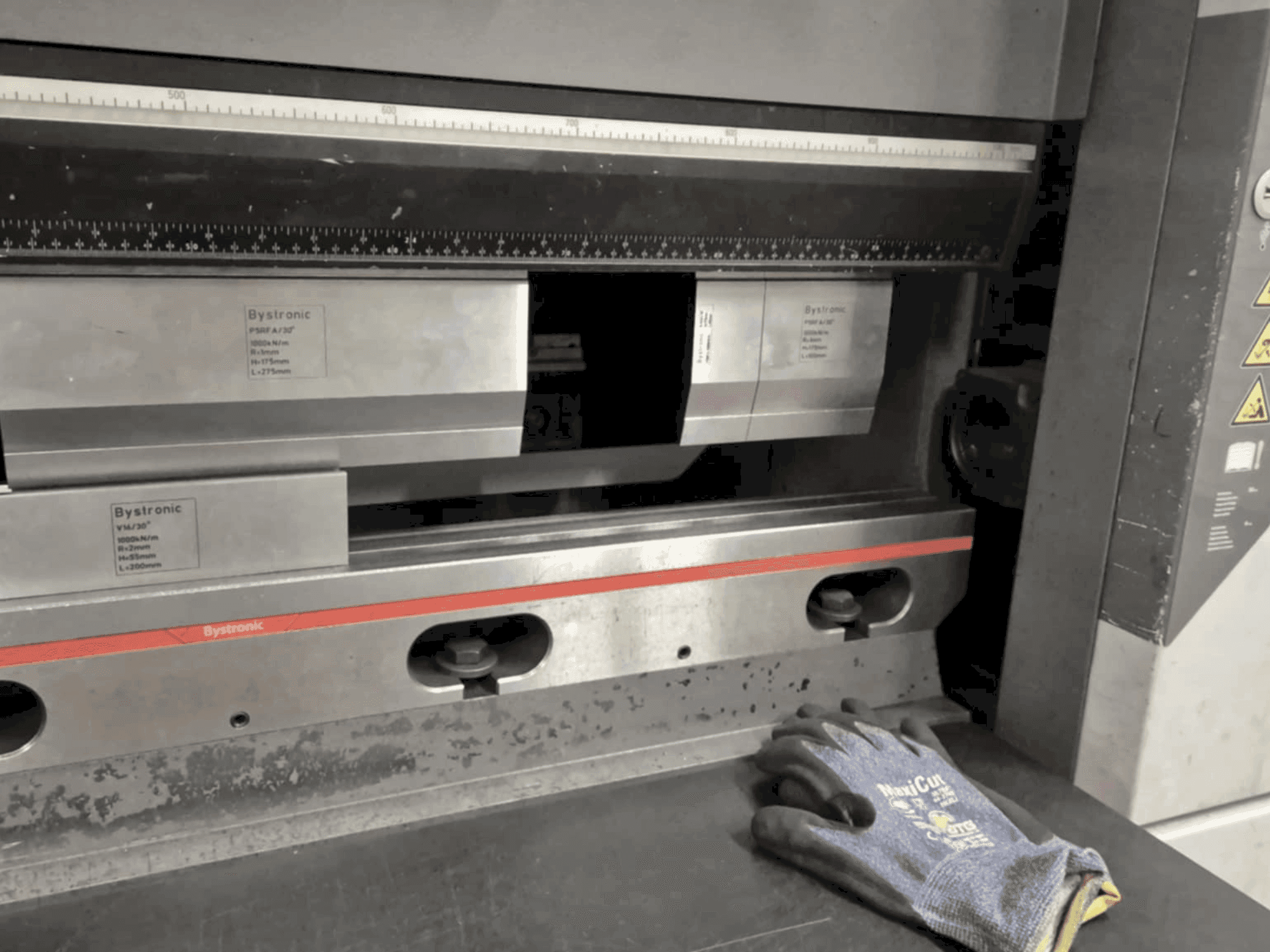 MACHINE_IMG_ALT_FRONT_VIEW