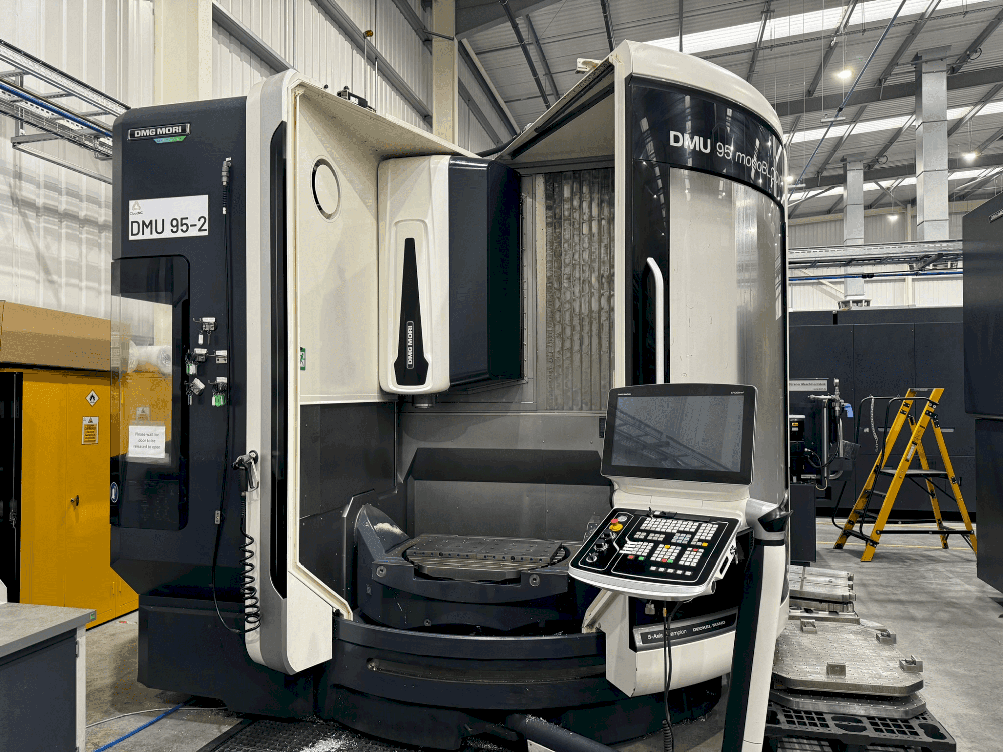 MACHINE_IMG_ALT_FRONT_VIEW