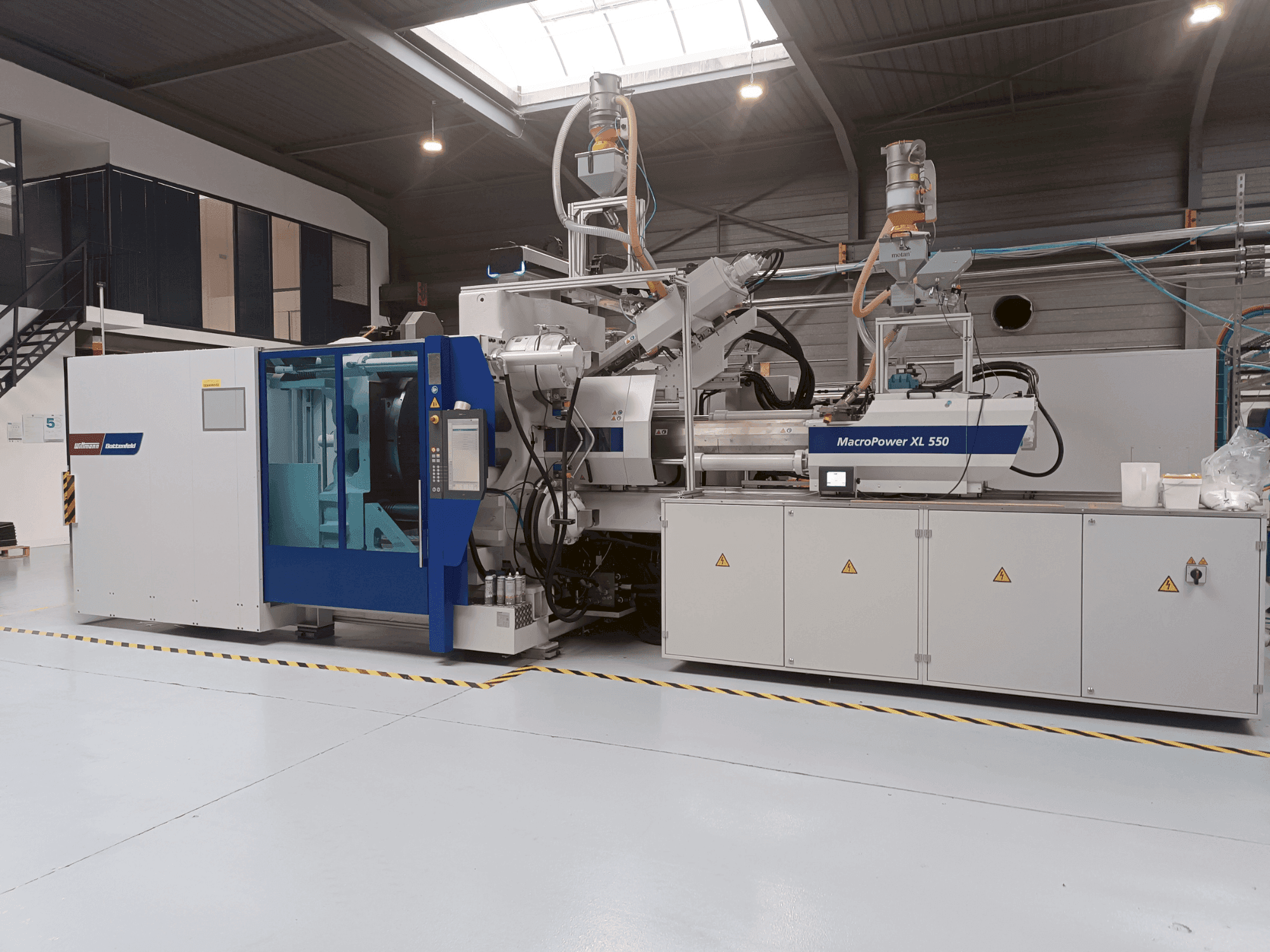 MACHINE_IMG_ALT_FRONT_VIEW