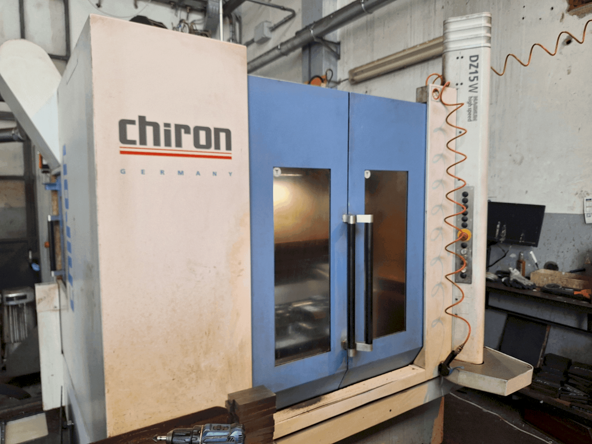 MACHINE_IMG_ALT_FRONT_VIEW